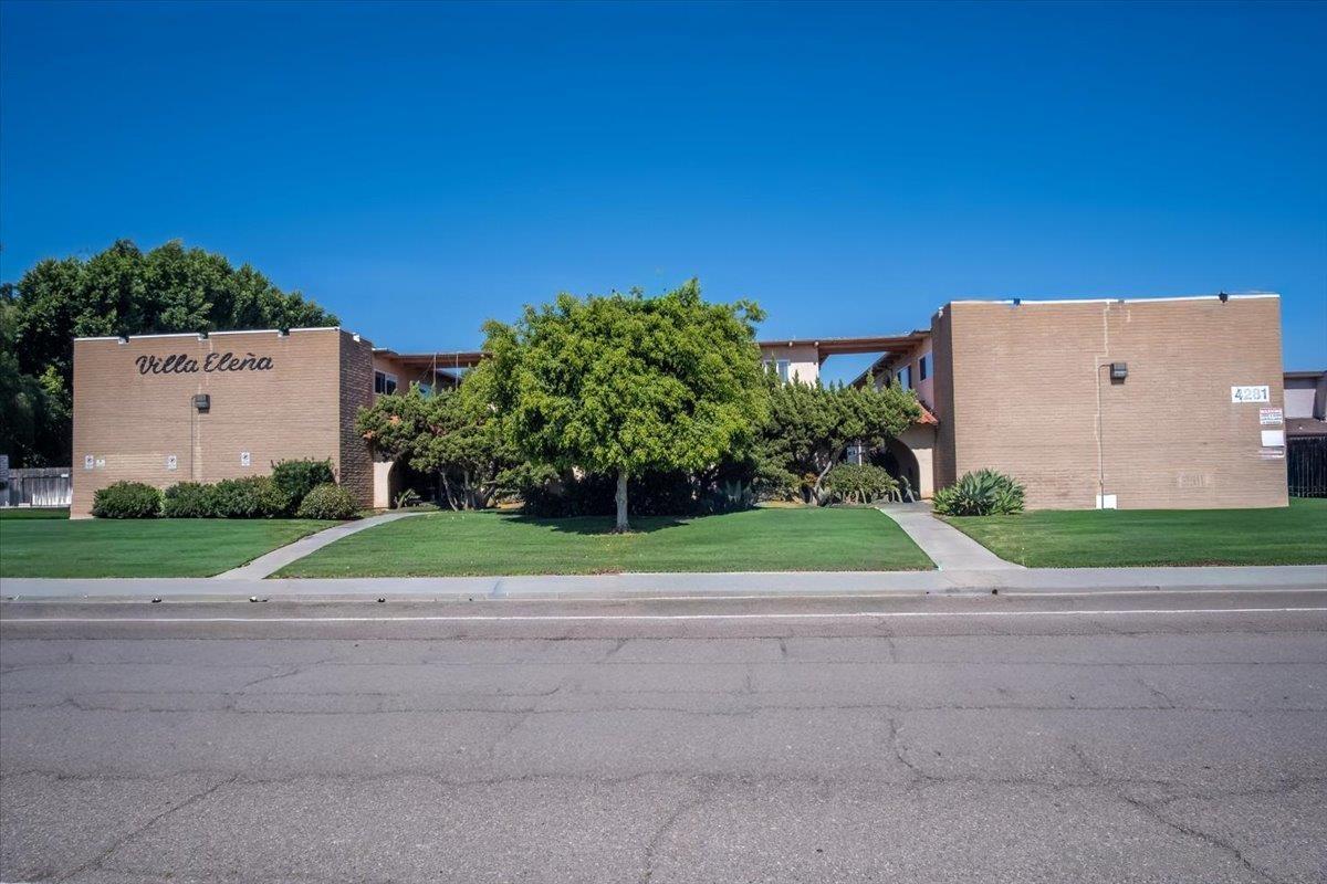 Detail Gallery Image 3 of 51 For 4281  Lowell St  #24,  La Mesa,  CA 91941 - 3 Beds | 2 Baths