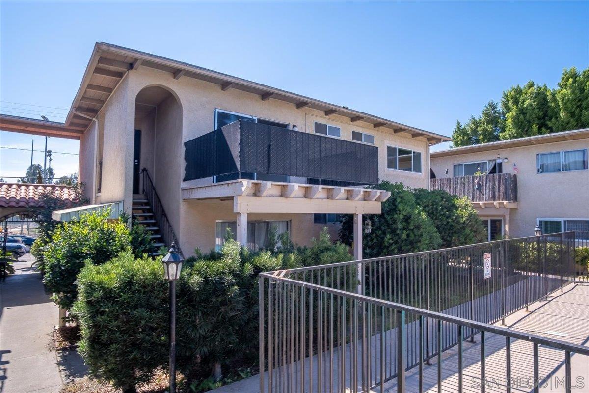 Detail Gallery Image 4 of 51 For 4281  Lowell St  #24,  La Mesa,  CA 91941 - 3 Beds | 2 Baths