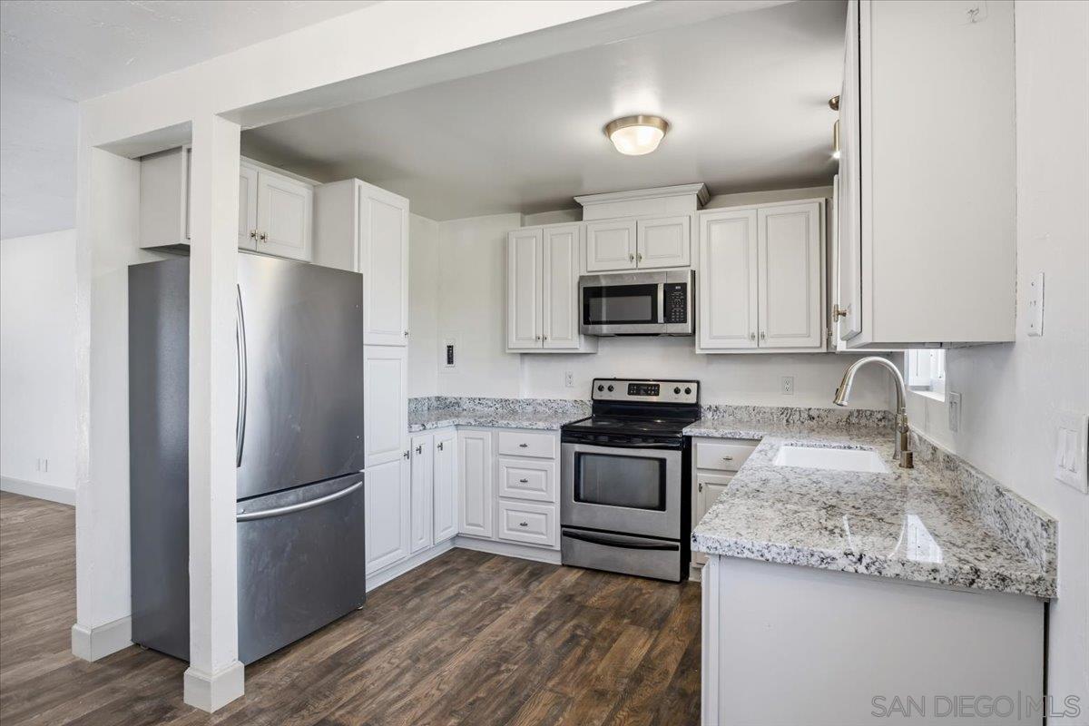 Detail Gallery Image 8 of 51 For 4281  Lowell St  #24,  La Mesa,  CA 91941 - 3 Beds | 2 Baths