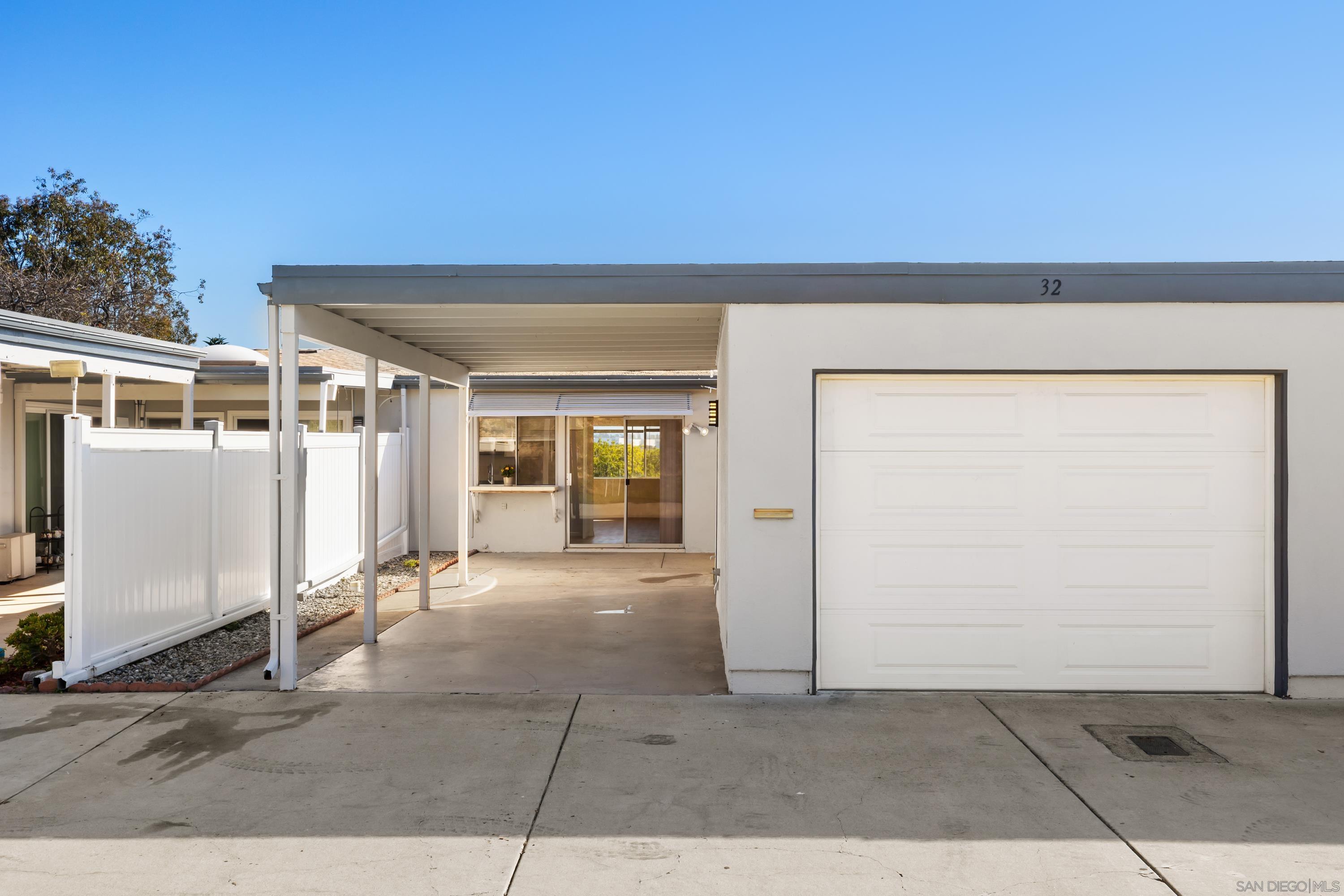 Detail Gallery Image 2 of 43 For 3875  Vista Campana South  #32,  Oceanside,  CA 92057 - 1 Beds | 1 Baths