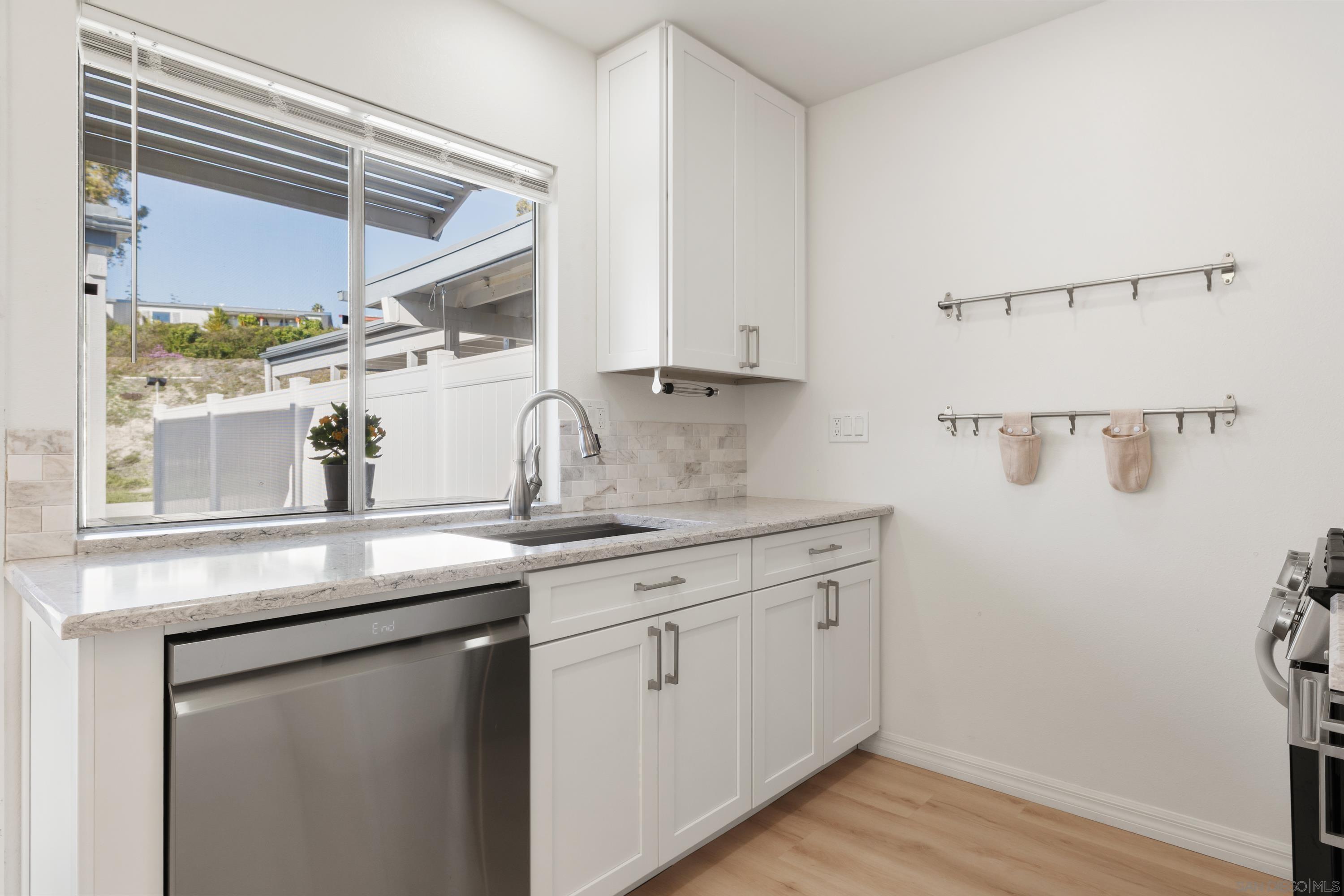Detail Gallery Image 12 of 43 For 3875  Vista Campana South  #32,  Oceanside,  CA 92057 - 1 Beds | 1 Baths