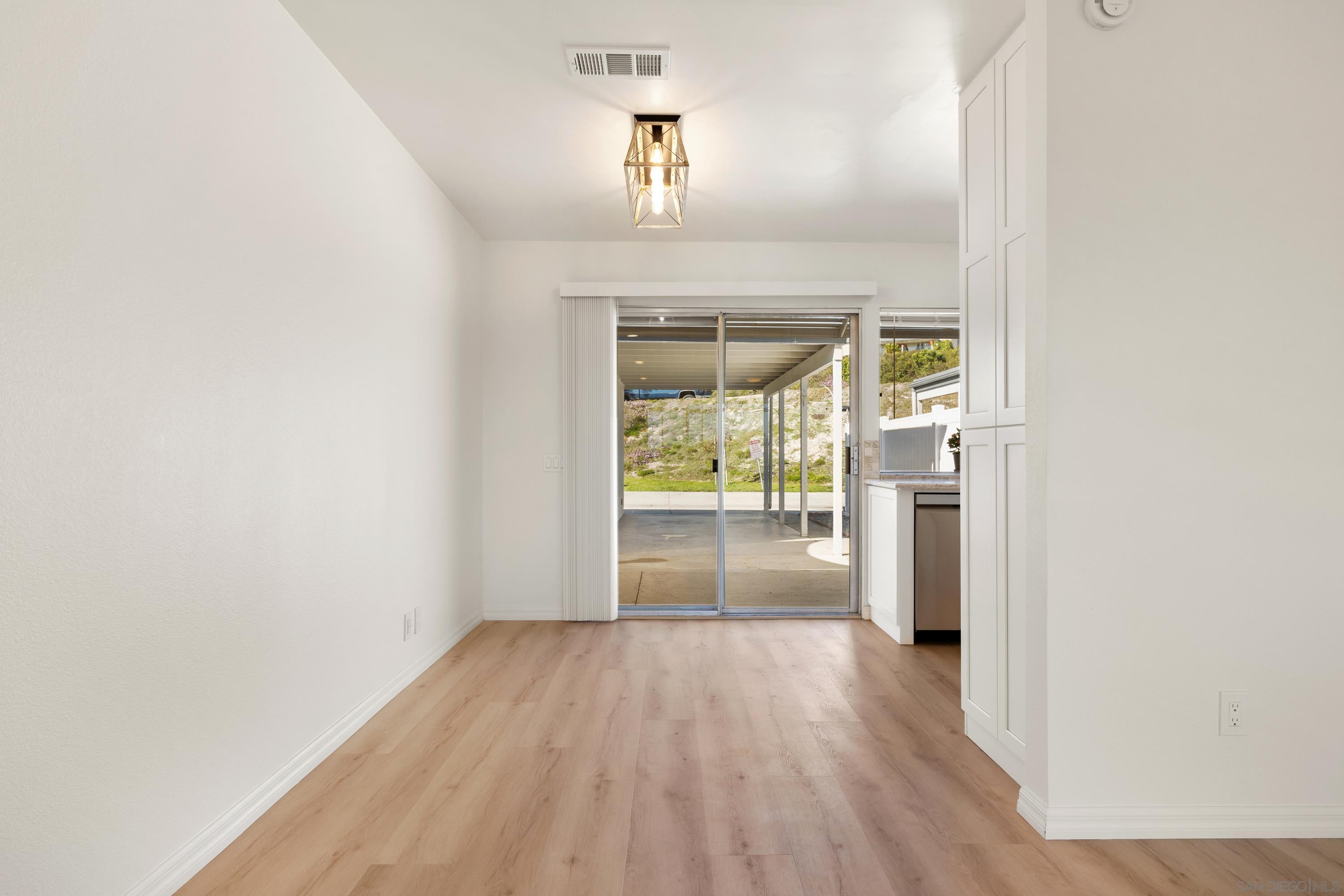 Detail Gallery Image 10 of 43 For 3875  Vista Campana South  #32,  Oceanside,  CA 92057 - 1 Beds | 1 Baths