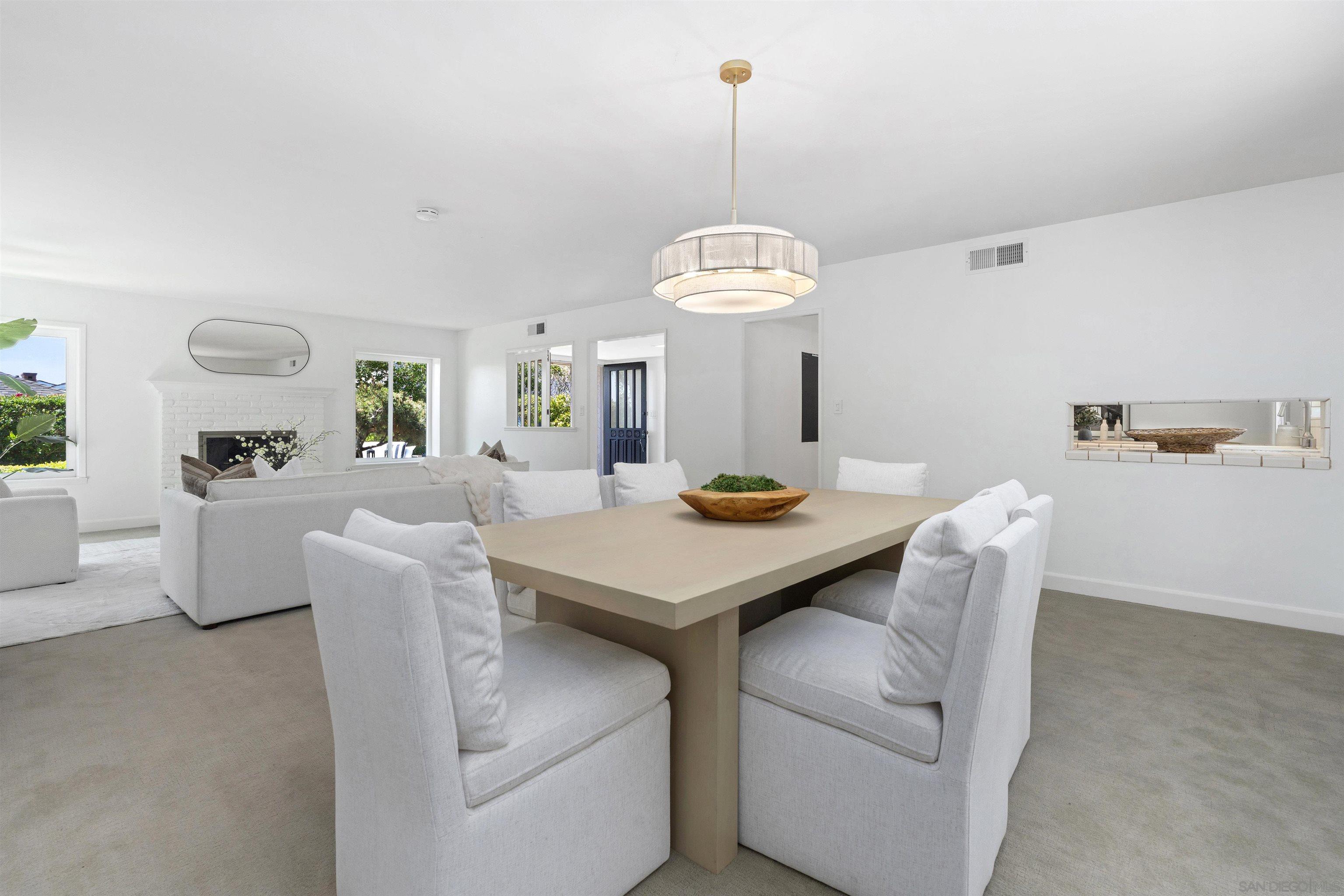 Detail Gallery Image 16 of 44 For 445  Avenida Primavera, Del Mar,  CA 92014 - 4 Beds | 2 Baths