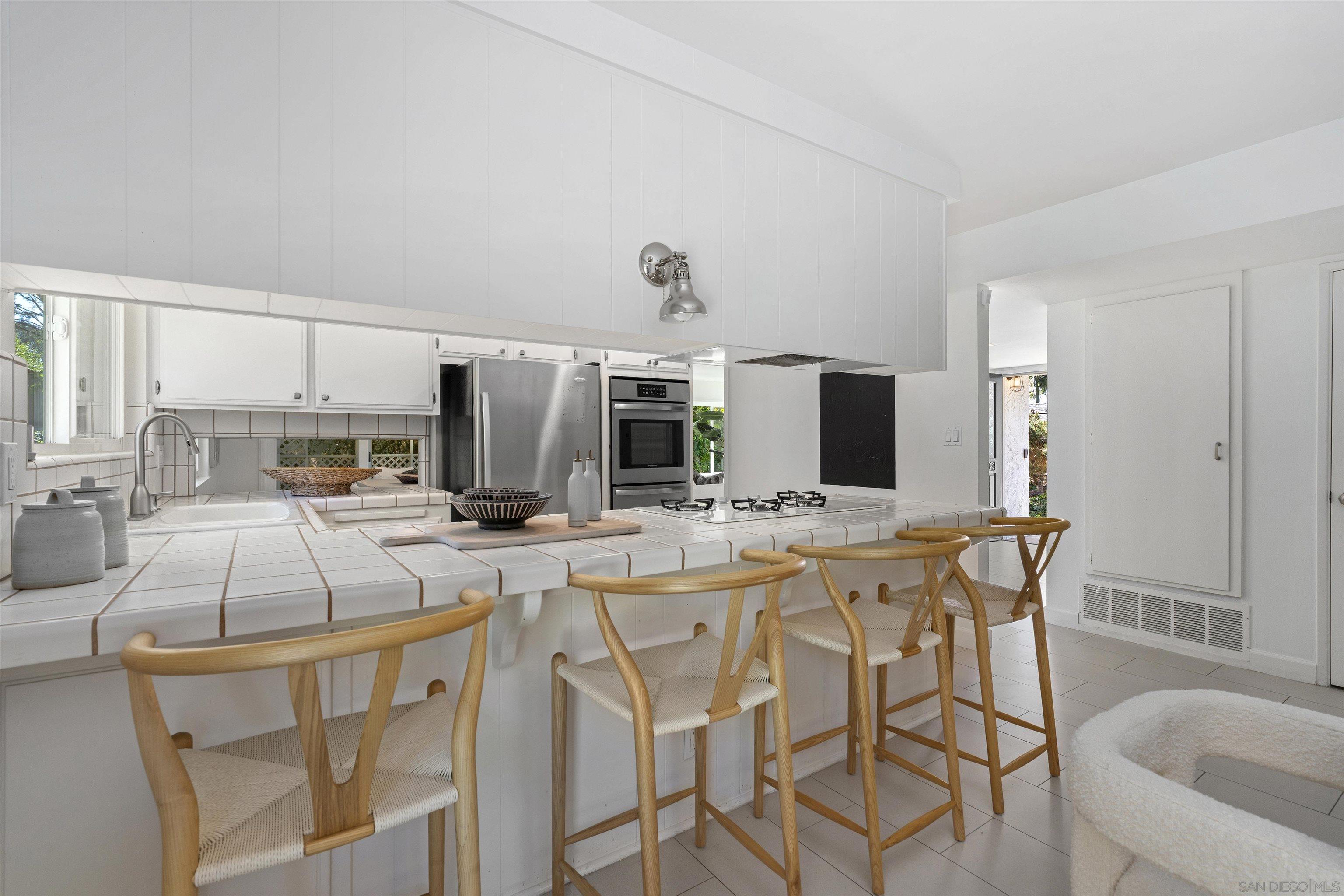 Detail Gallery Image 19 of 44 For 445  Avenida Primavera, Del Mar,  CA 92014 - 4 Beds | 2 Baths