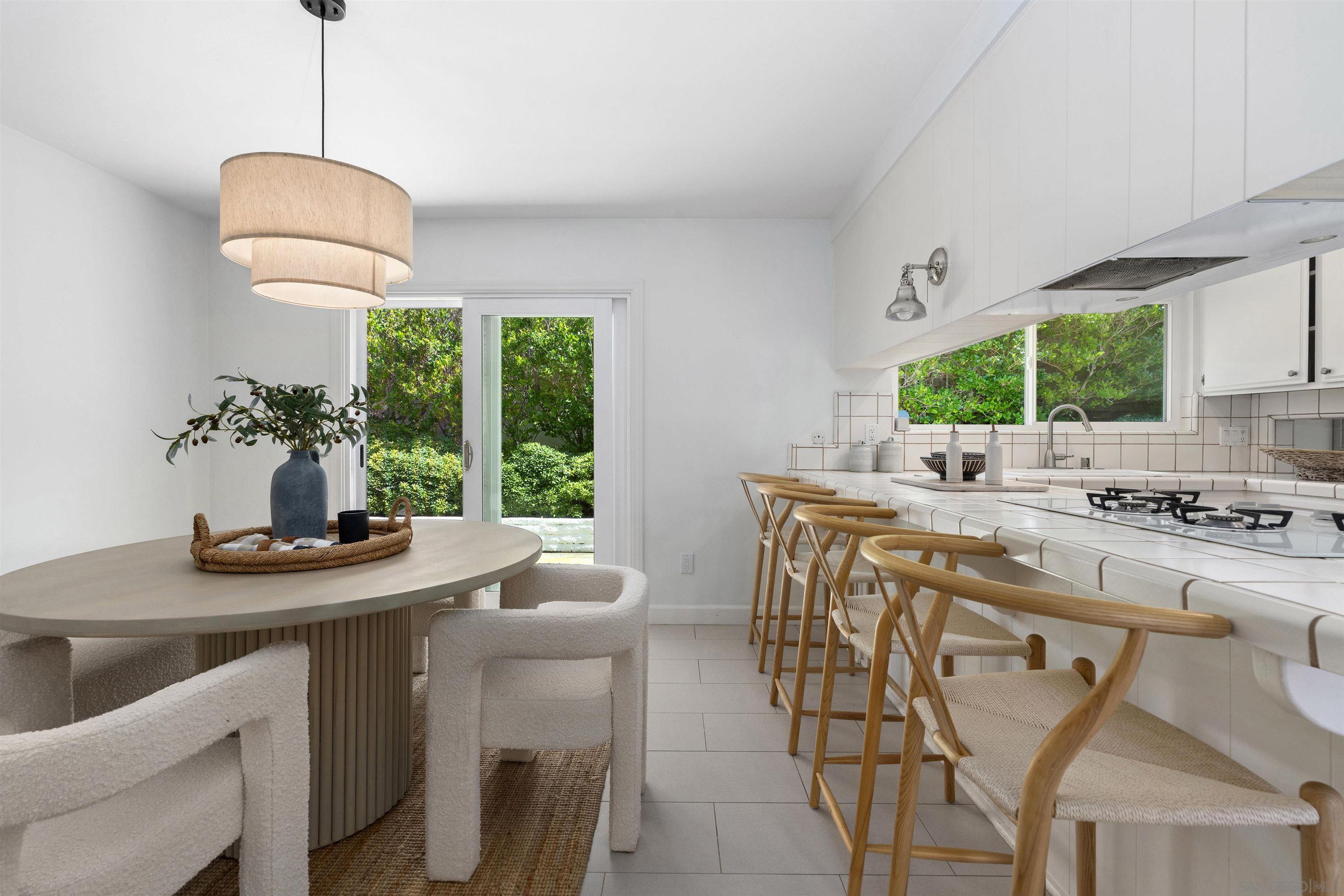 Detail Gallery Image 20 of 44 For 445  Avenida Primavera, Del Mar,  CA 92014 - 4 Beds | 2 Baths