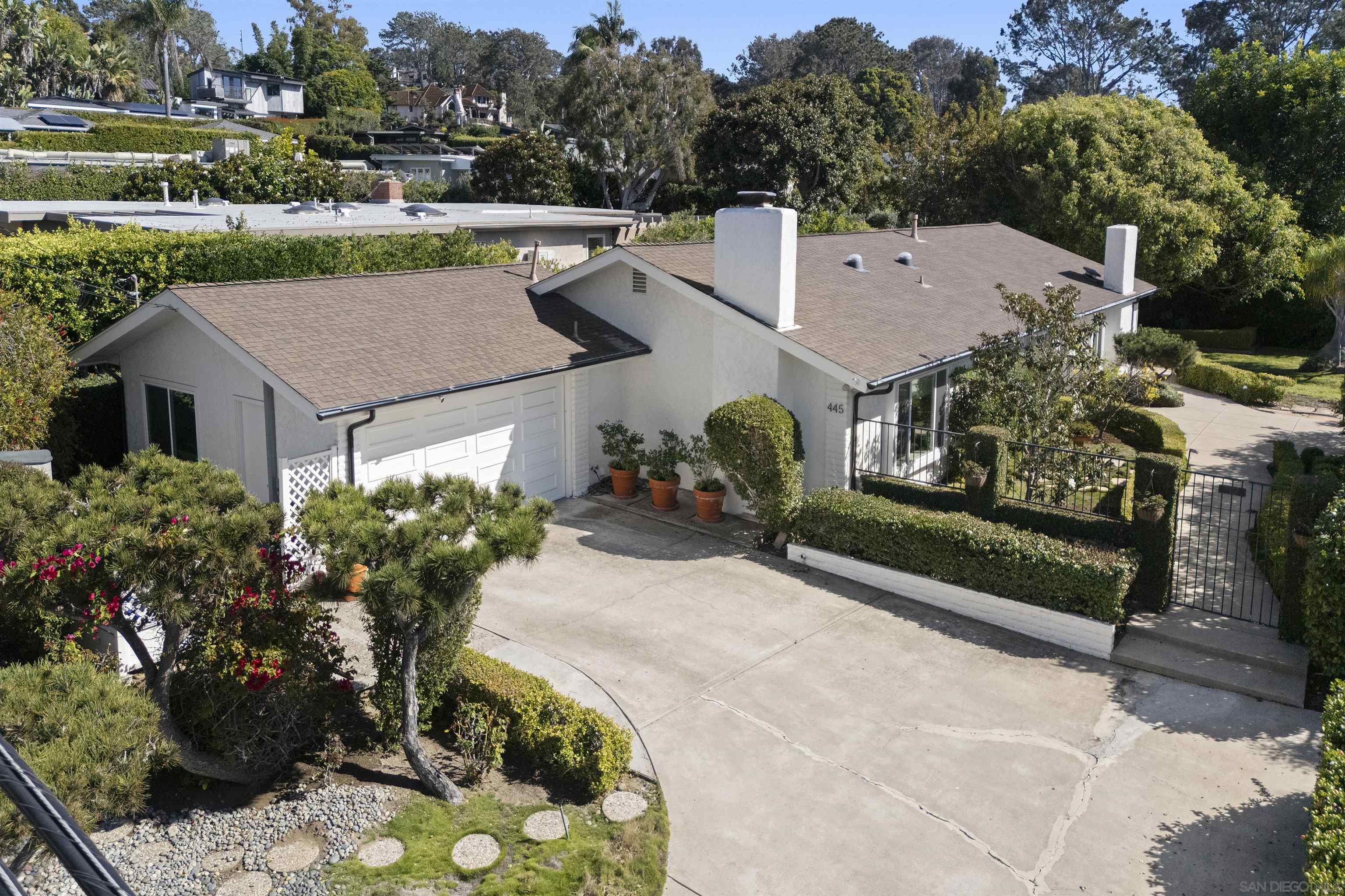 Detail Gallery Image 3 of 44 For 445  Avenida Primavera, Del Mar,  CA 92014 - 4 Beds | 2 Baths