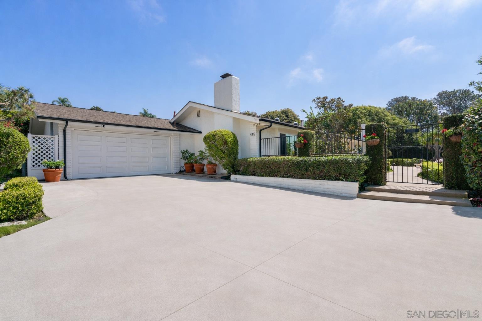 Detail Gallery Image 4 of 44 For 445  Avenida Primavera, Del Mar,  CA 92014 - 4 Beds | 2 Baths