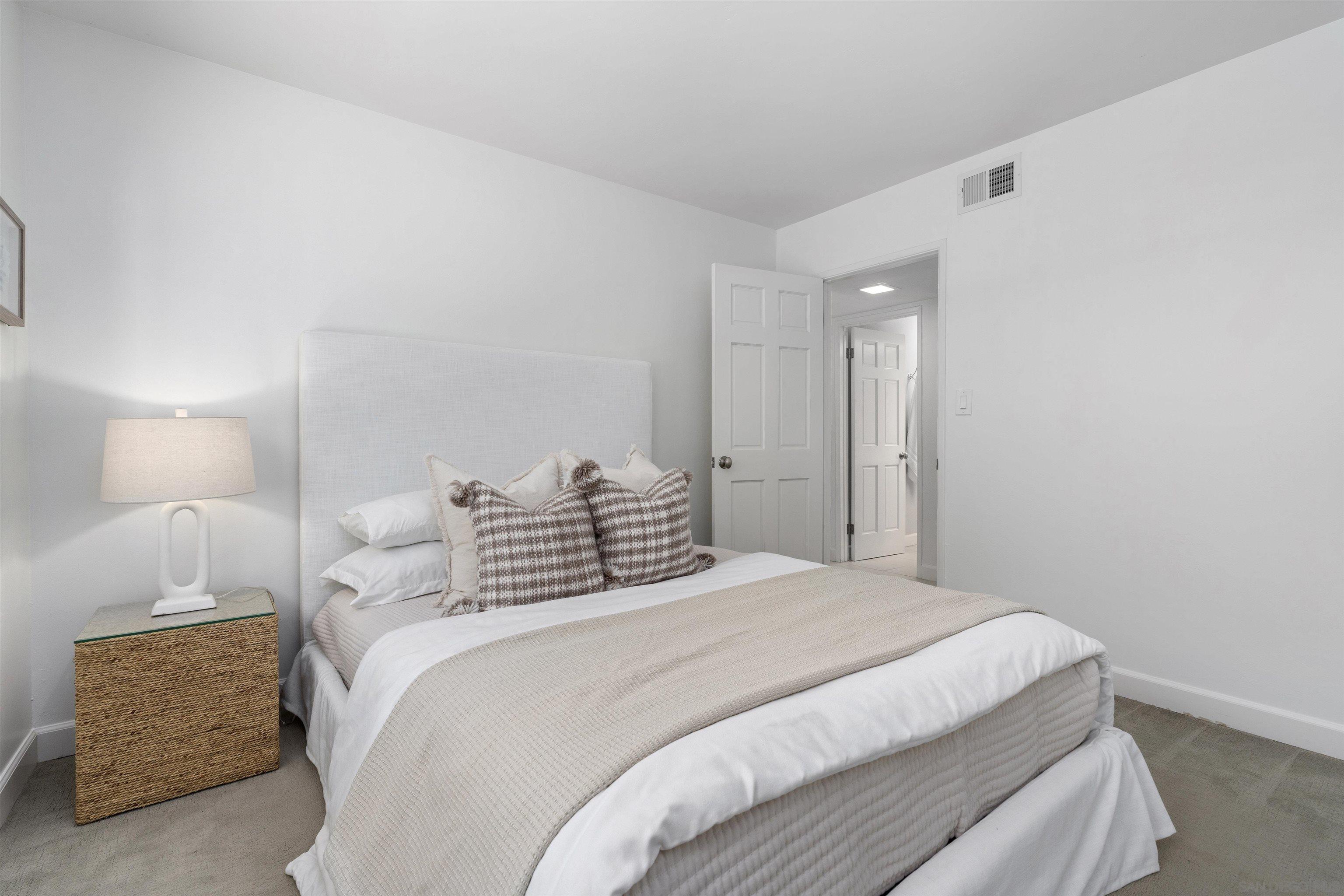 Detail Gallery Image 35 of 44 For 445  Avenida Primavera, Del Mar,  CA 92014 - 4 Beds | 2 Baths