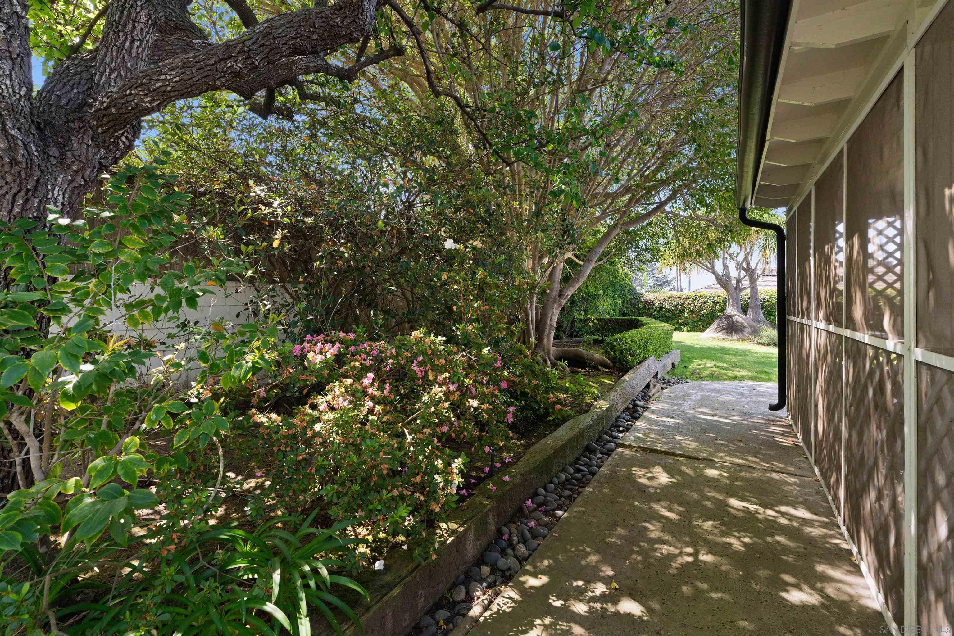 Detail Gallery Image 40 of 44 For 445  Avenida Primavera, Del Mar,  CA 92014 - 4 Beds | 2 Baths