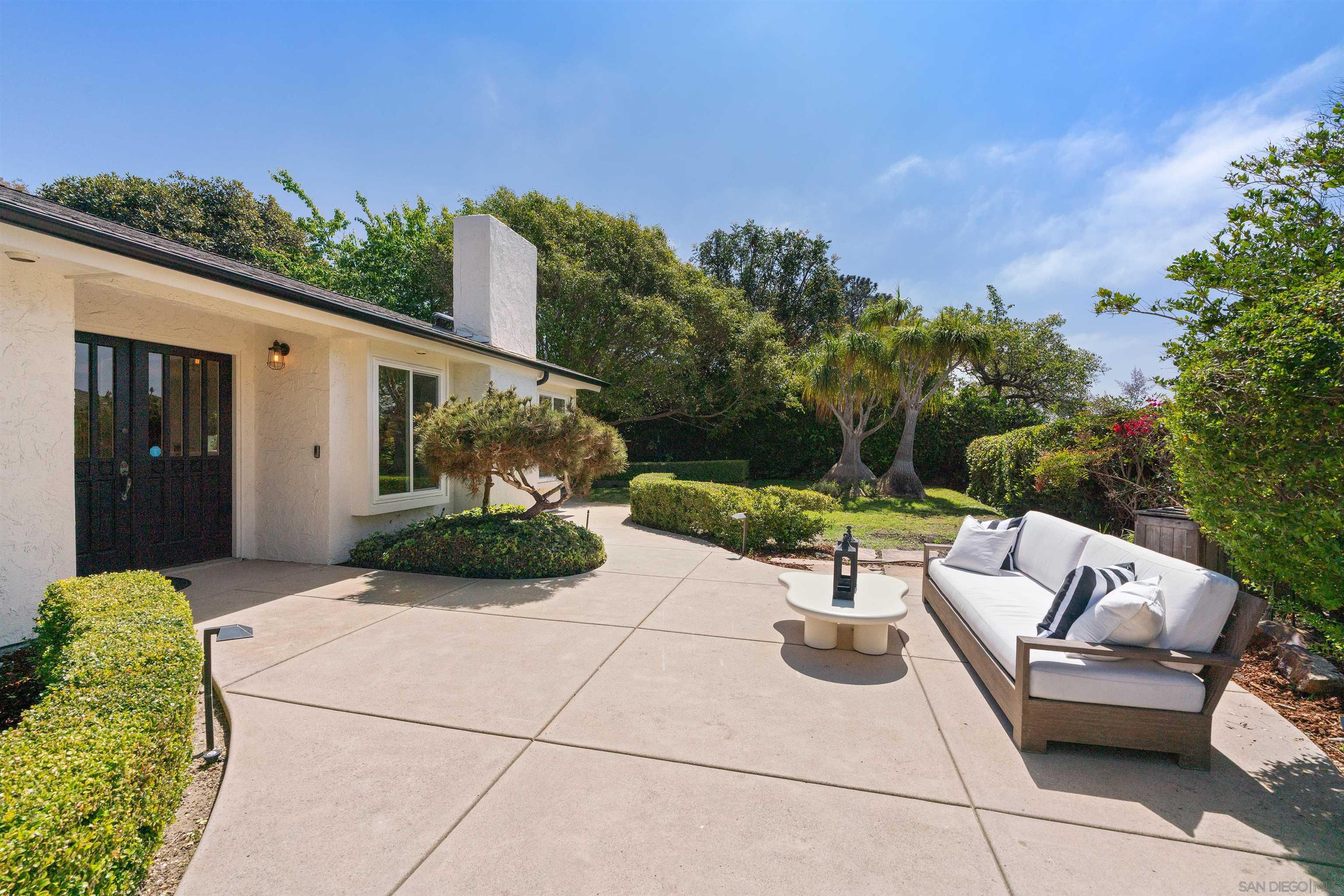 Detail Gallery Image 7 of 44 For 445  Avenida Primavera, Del Mar,  CA 92014 - 4 Beds | 2 Baths