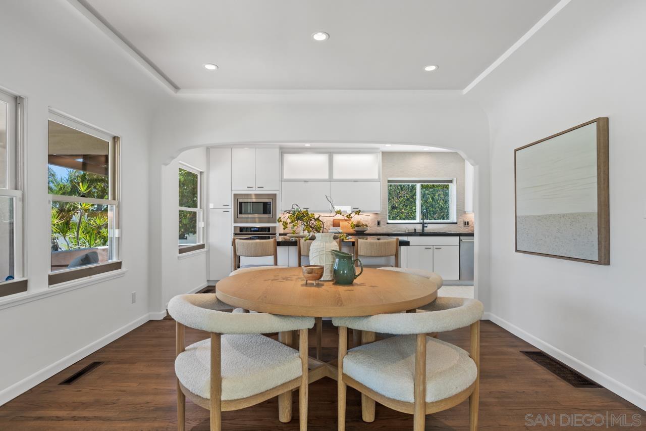 Detail Gallery Image 15 of 62 For 4021 S S Hempstead Cir, San Diego,  CA 92116 - 3 Beds | 3 Baths