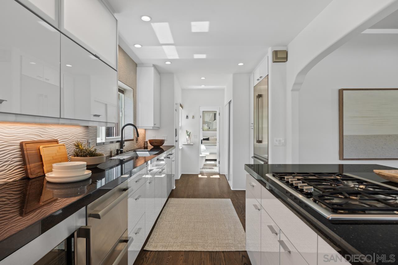 Detail Gallery Image 20 of 62 For 4021 S S Hempstead Cir, San Diego,  CA 92116 - 3 Beds | 3 Baths