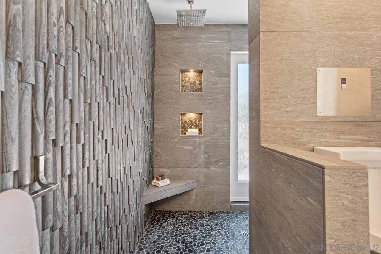 Detail Gallery Image 48 of 62 For 4021 S S Hempstead Cir, San Diego,  CA 92116 - 3 Beds | 3 Baths