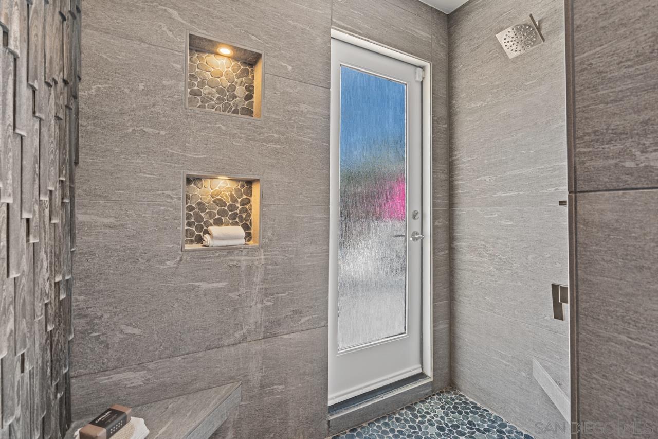 Detail Gallery Image 49 of 62 For 4021 S S Hempstead Cir, San Diego,  CA 92116 - 3 Beds | 3 Baths