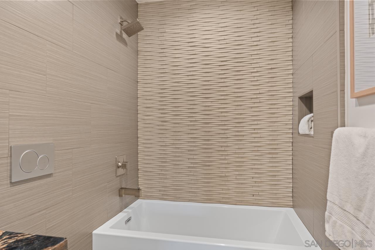 Detail Gallery Image 53 of 62 For 4021 S S Hempstead Cir, San Diego,  CA 92116 - 3 Beds | 3 Baths