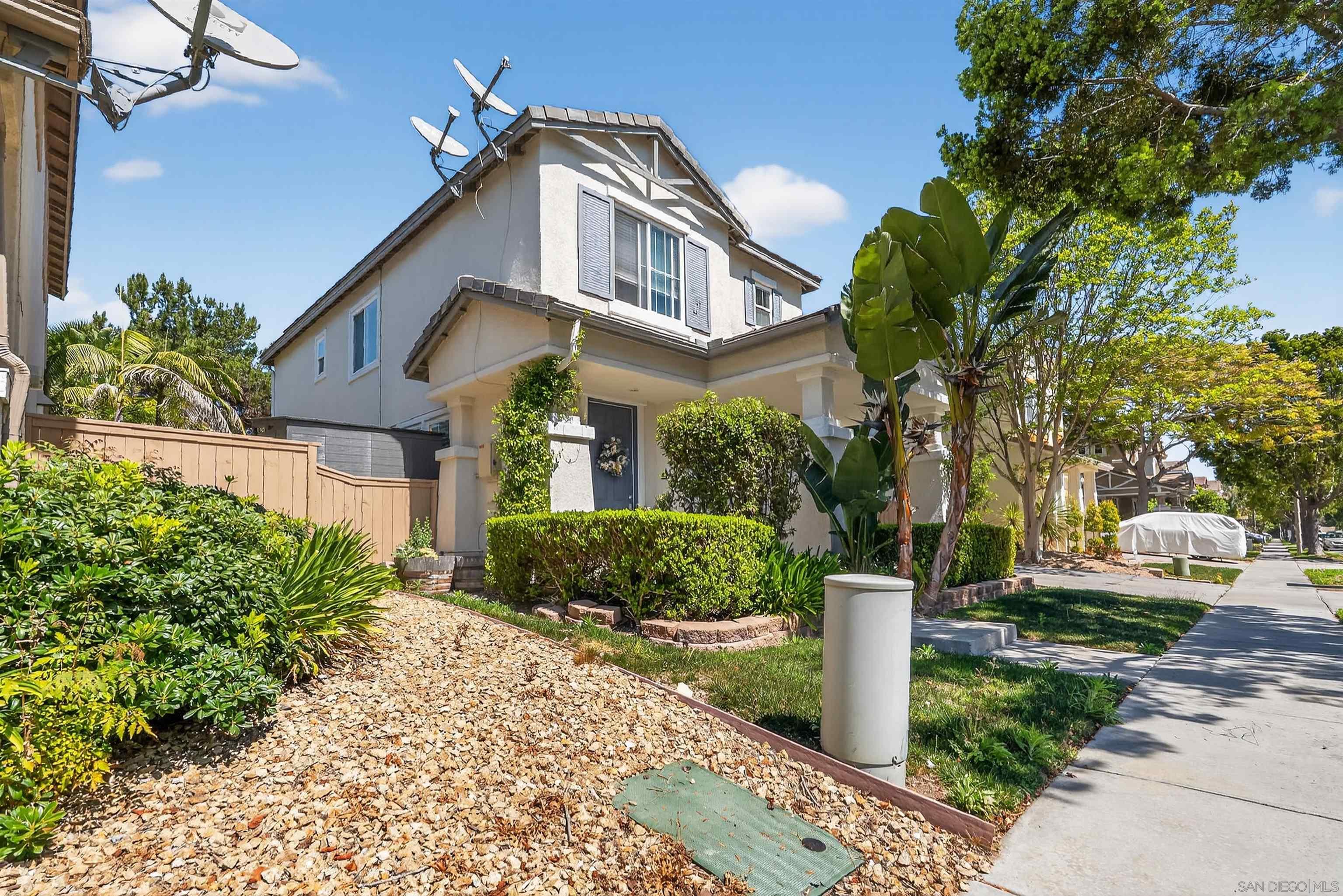 Detail Gallery Image 2 of 24 For 1832  Sheep Ranch Loop, Chula Vista,  CA 91913 - 4 Beds | 3/1 Baths