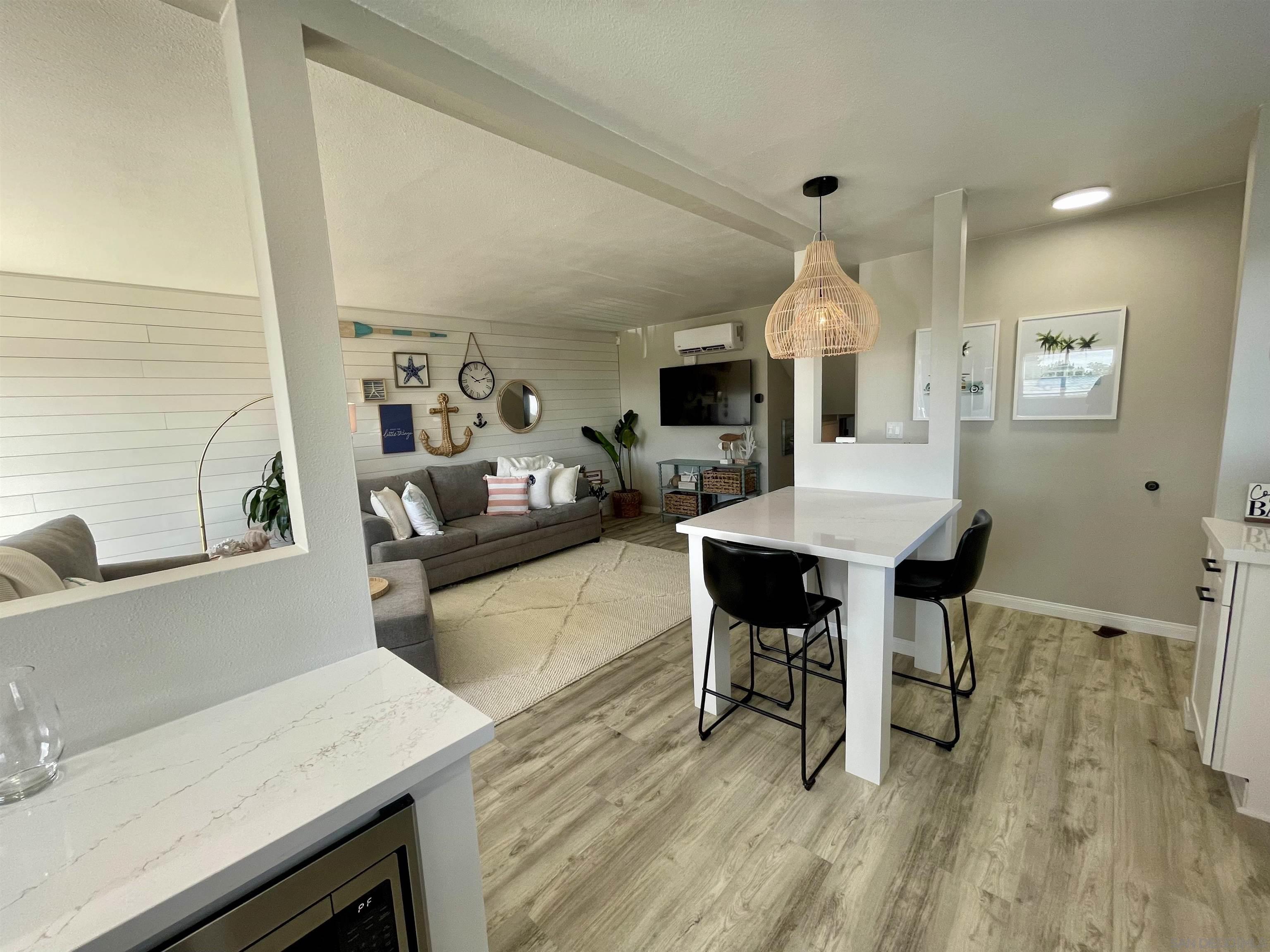 Detail Gallery Image 13 of 18 For 1959  Montgomery Ave., Cardiff By The Sea,  CA 92007 - 2 Beds | 2 Baths