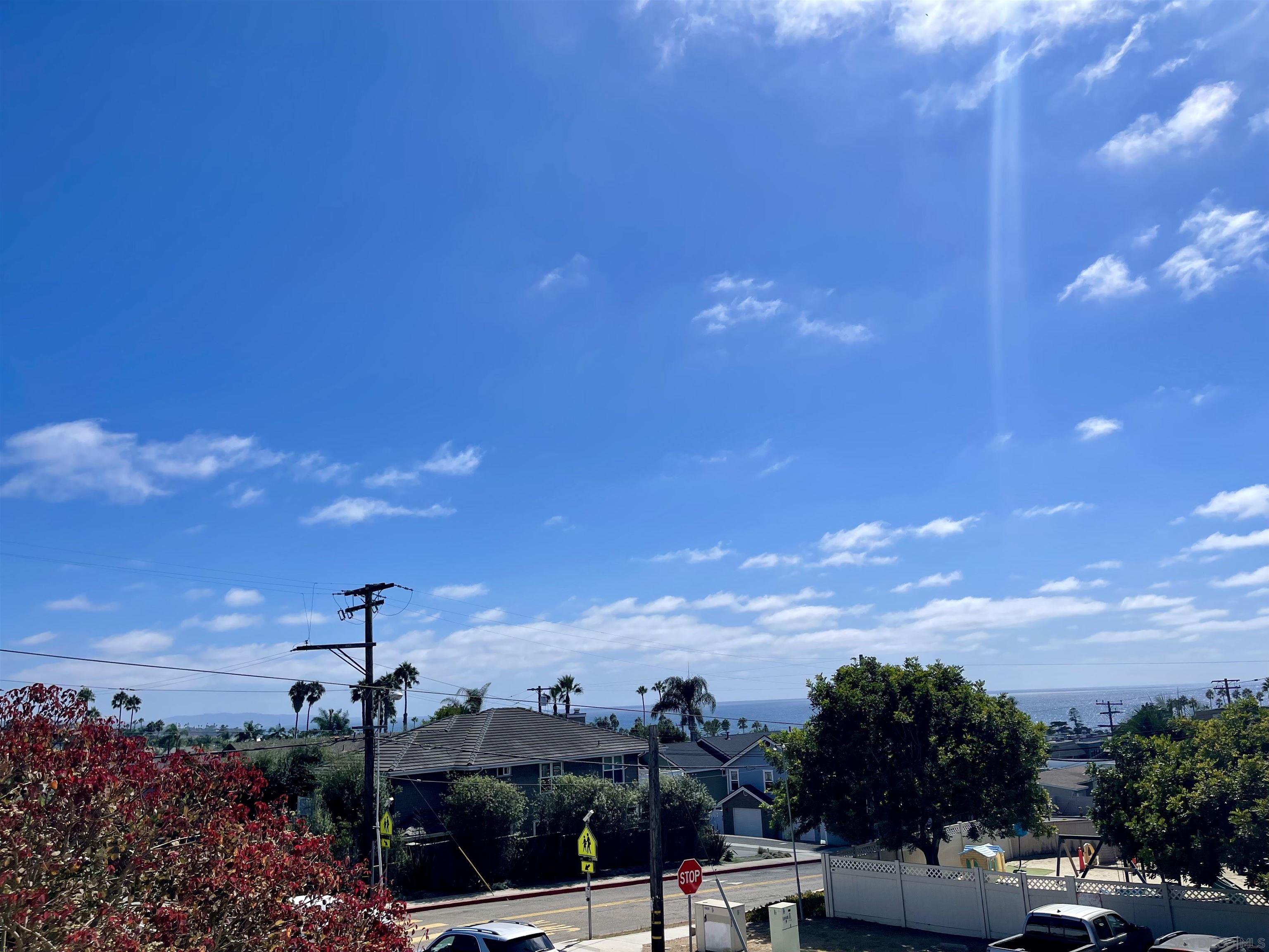 Detail Gallery Image 4 of 18 For 1959  Montgomery Ave., Cardiff By The Sea,  CA 92007 - 2 Beds | 2 Baths