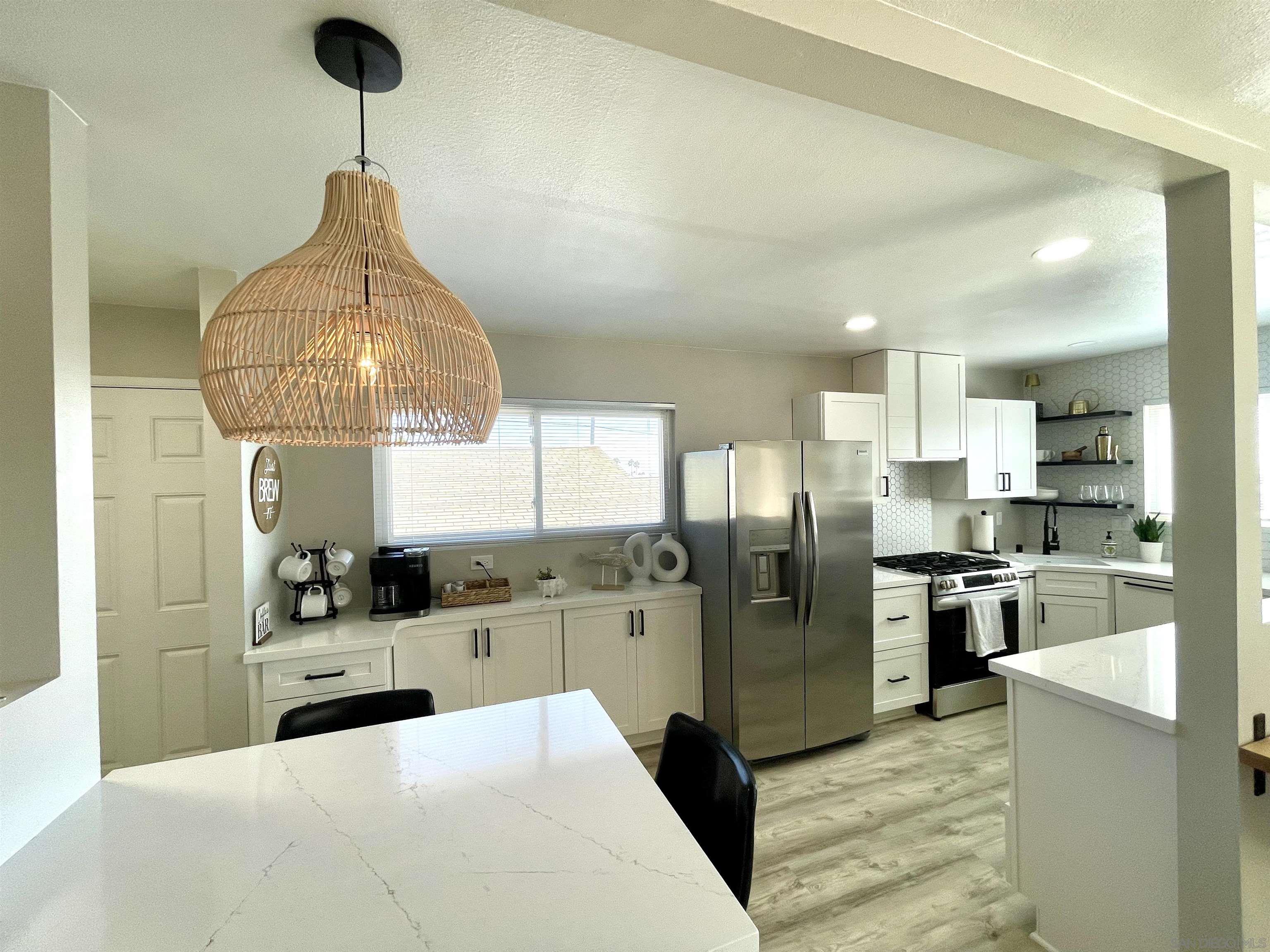 Detail Gallery Image 9 of 18 For 1959  Montgomery Ave., Cardiff By The Sea,  CA 92007 - 2 Beds | 2 Baths