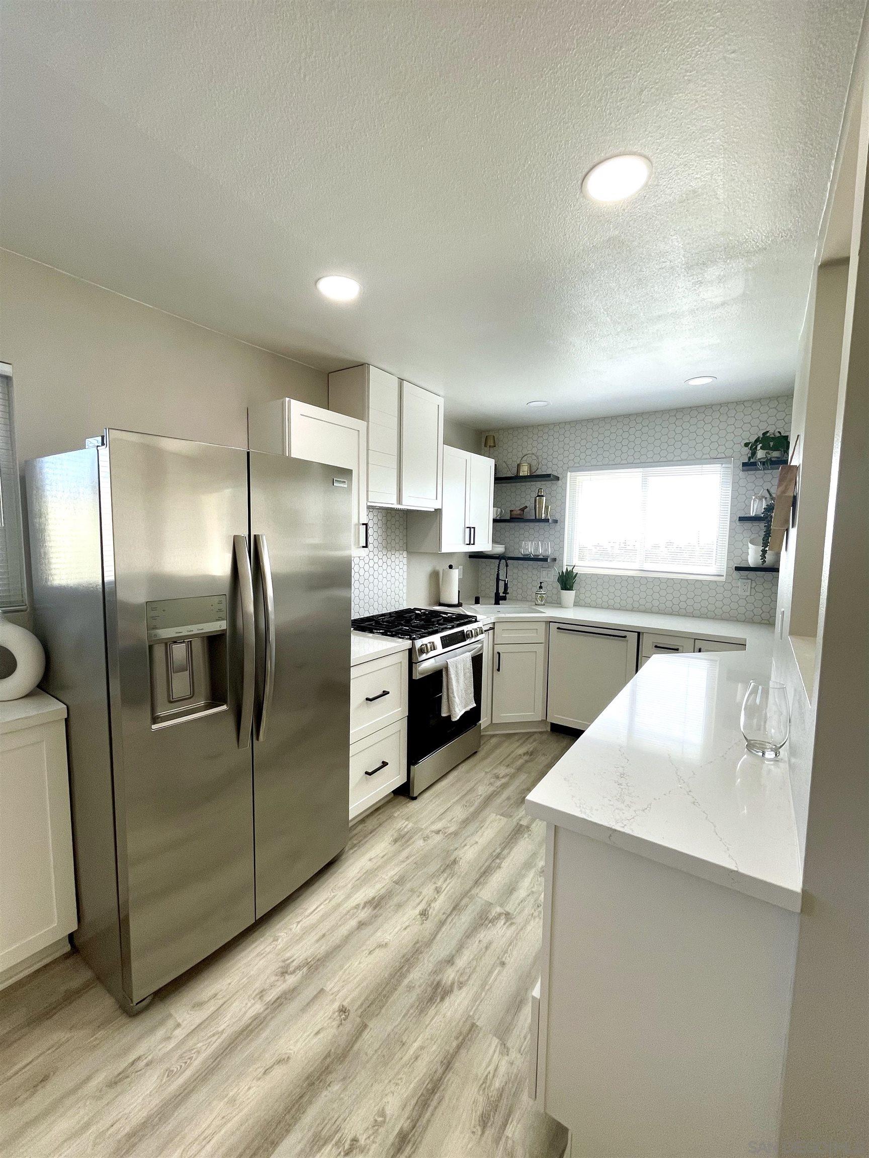 Detail Gallery Image 10 of 18 For 1959  Montgomery Ave., Cardiff By The Sea,  CA 92007 - 2 Beds | 2 Baths