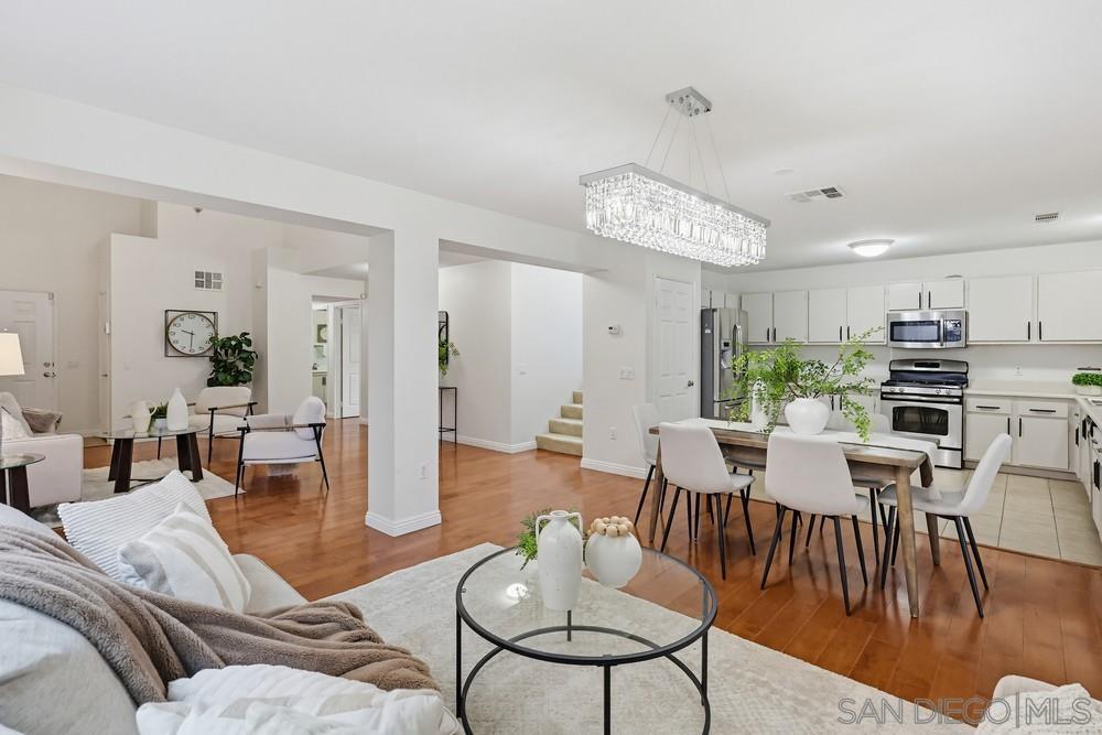 Detail Gallery Image 11 of 39 For 4916  Nogal, San Diego,  CA 92102 - 4 Beds | 3 Baths