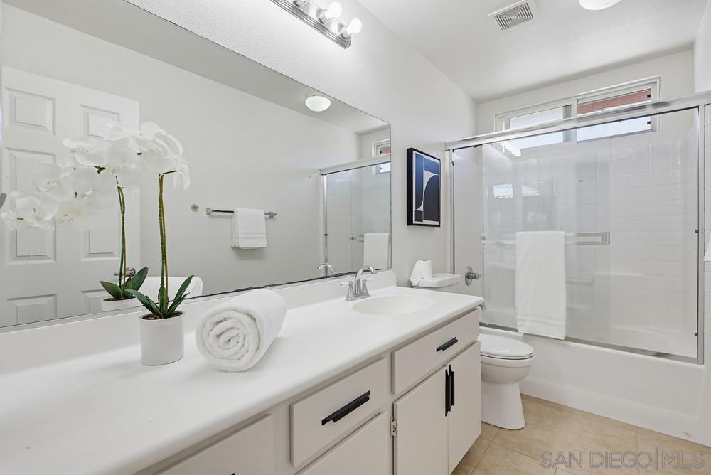 Detail Gallery Image 20 of 39 For 4916  Nogal, San Diego,  CA 92102 - 4 Beds | 3 Baths