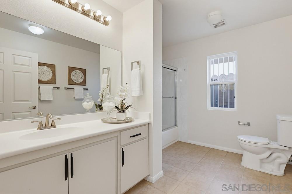 Detail Gallery Image 26 of 39 For 4916  Nogal, San Diego,  CA 92102 - 4 Beds | 3 Baths