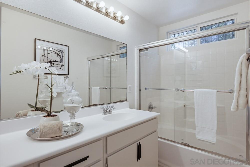 Detail Gallery Image 32 of 39 For 4916  Nogal, San Diego,  CA 92102 - 4 Beds | 3 Baths