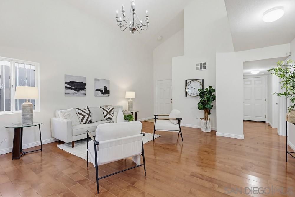 Detail Gallery Image 7 of 39 For 4916  Nogal, San Diego,  CA 92102 - 4 Beds | 3 Baths