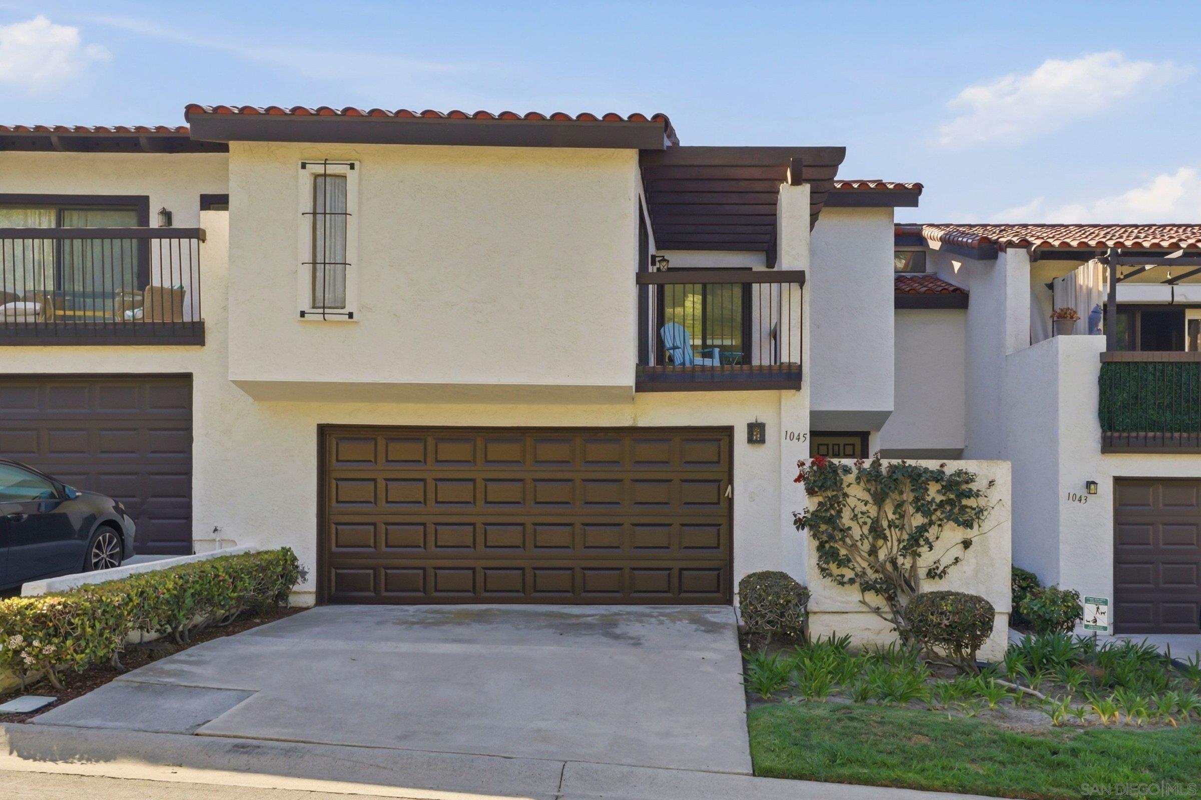Detail Gallery Image 2 of 43 For 1045  Santa Helena Park Ct, Solana Beach,  CA 92075 - 3 Beds | 2/1 Baths