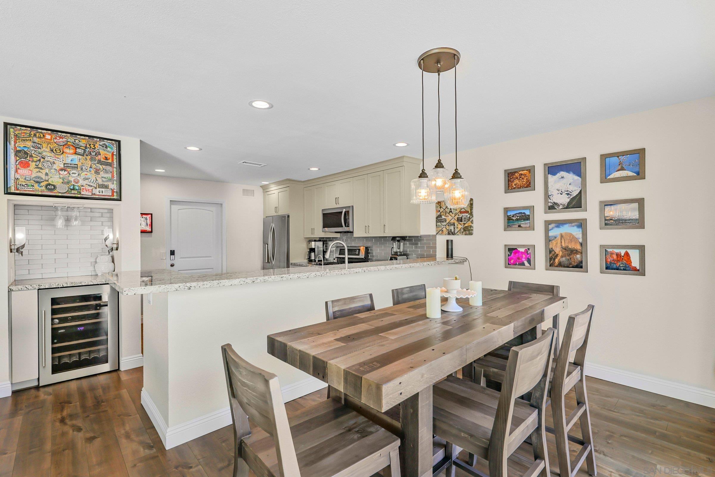 Detail Gallery Image 11 of 43 For 1045  Santa Helena Park Ct, Solana Beach,  CA 92075 - 3 Beds | 2/1 Baths