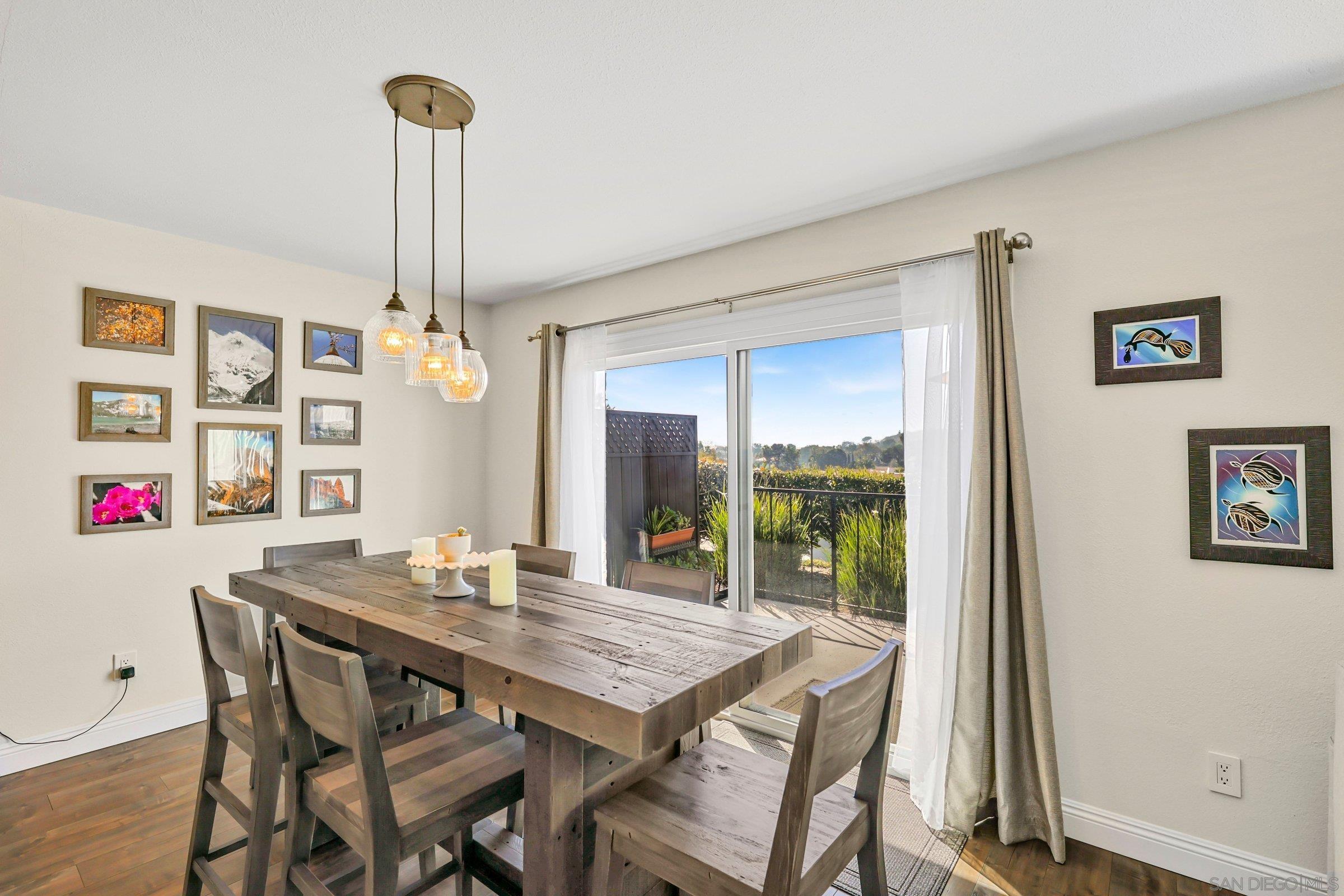 Detail Gallery Image 13 of 43 For 1045  Santa Helena Park Ct, Solana Beach,  CA 92075 - 3 Beds | 2/1 Baths