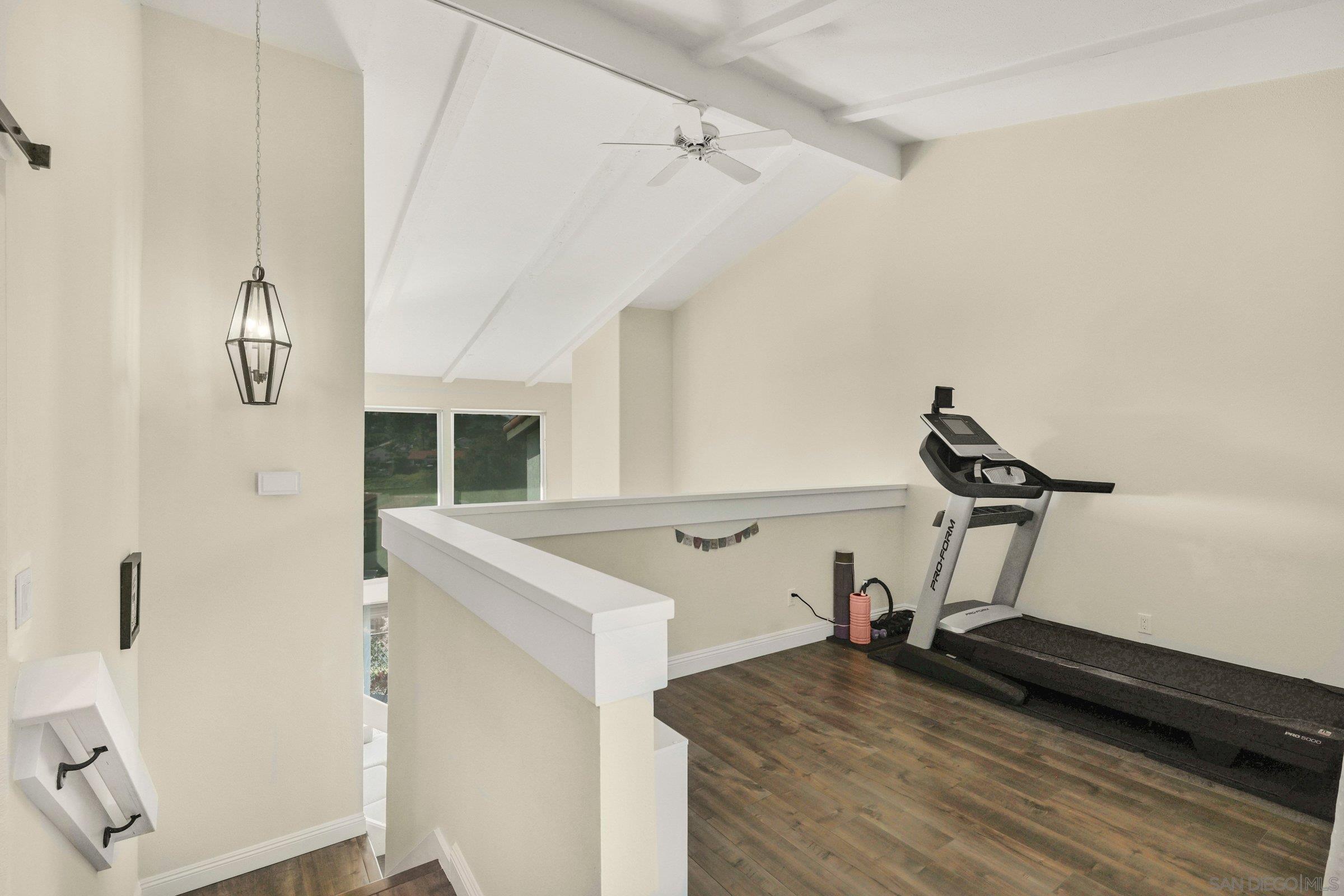 Detail Gallery Image 14 of 43 For 1045  Santa Helena Park Ct, Solana Beach,  CA 92075 - 3 Beds | 2/1 Baths