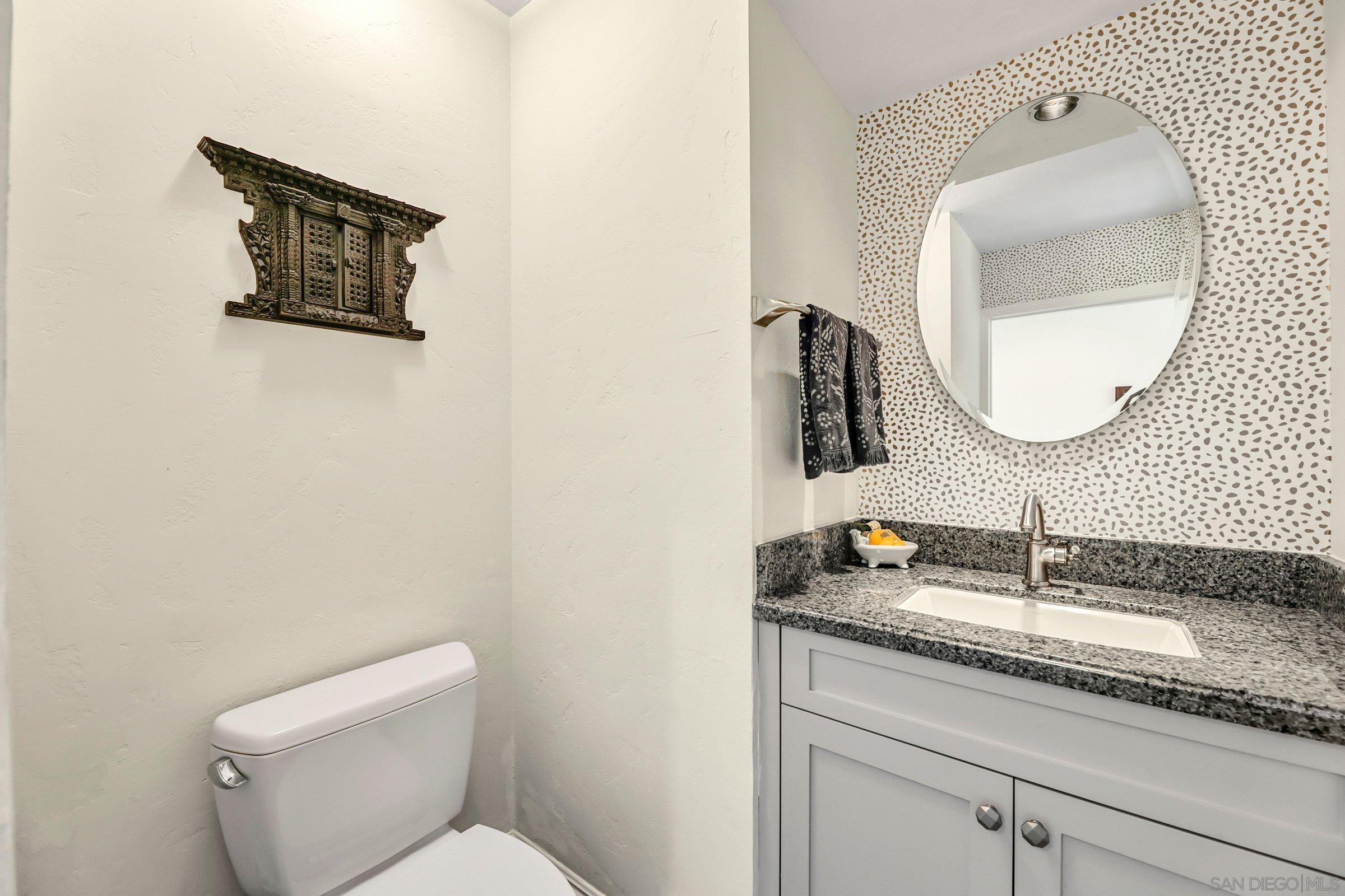 Detail Gallery Image 15 of 43 For 1045  Santa Helena Park Ct, Solana Beach,  CA 92075 - 3 Beds | 2/1 Baths