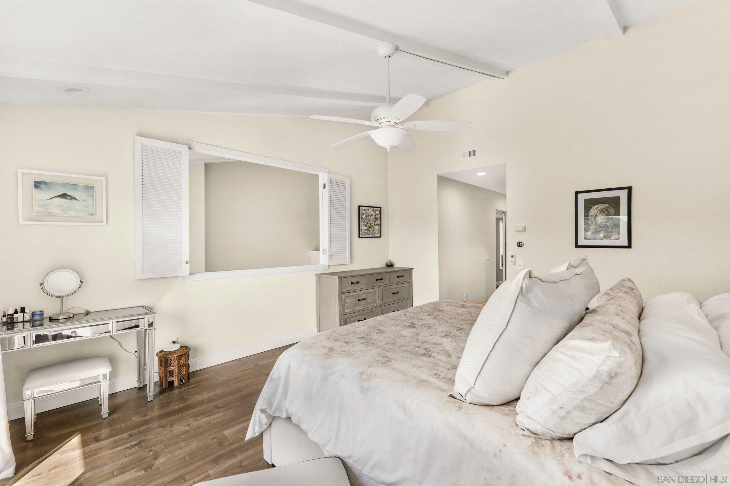 Detail Gallery Image 19 of 43 For 1045  Santa Helena Park Ct, Solana Beach,  CA 92075 - 3 Beds | 2/1 Baths