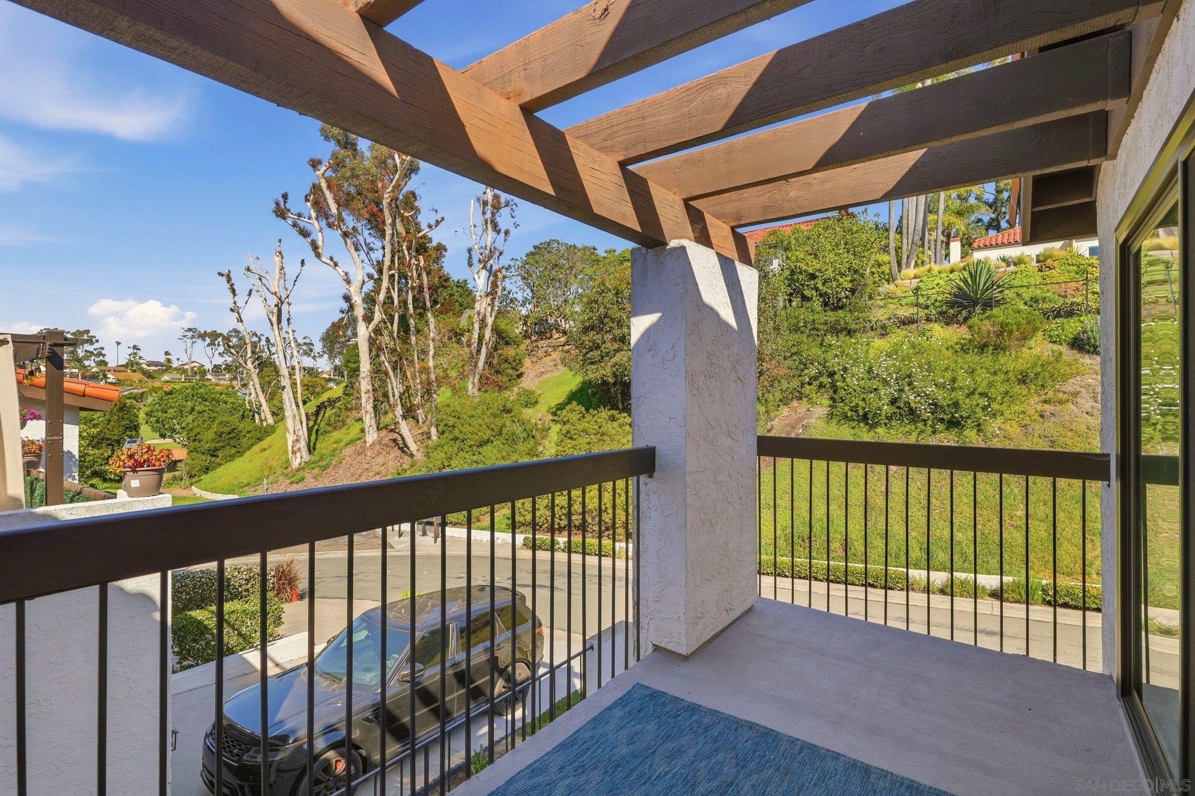 Detail Gallery Image 24 of 43 For 1045  Santa Helena Park Ct, Solana Beach,  CA 92075 - 3 Beds | 2/1 Baths