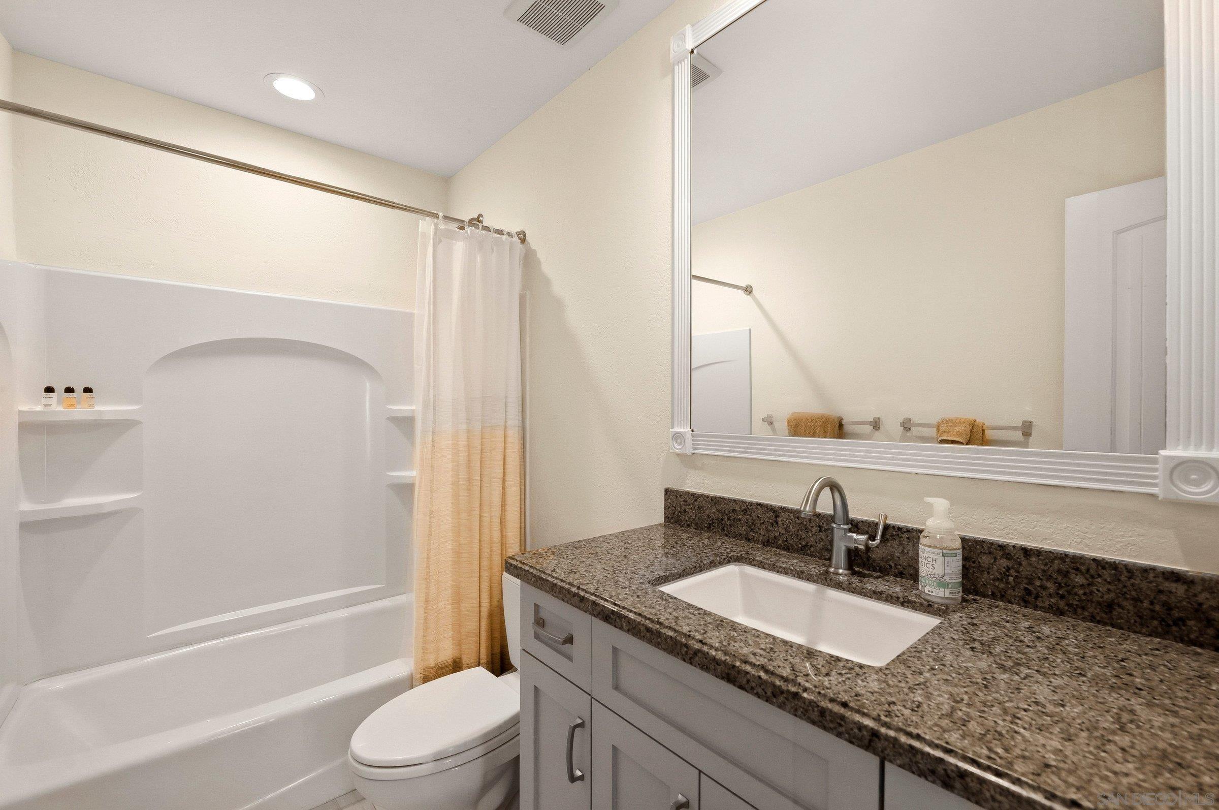 Detail Gallery Image 30 of 43 For 1045  Santa Helena Park Ct, Solana Beach,  CA 92075 - 3 Beds | 2/1 Baths