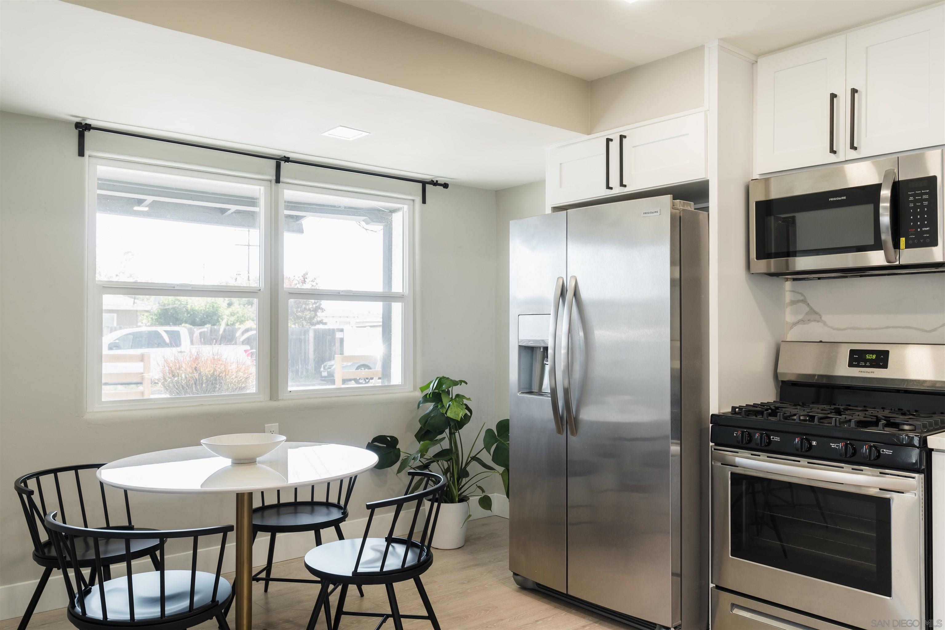 Detail Gallery Image 11 of 32 For 3719  Billman Dr, San Diego,  CA 92115 - 3 Beds | 2 Baths