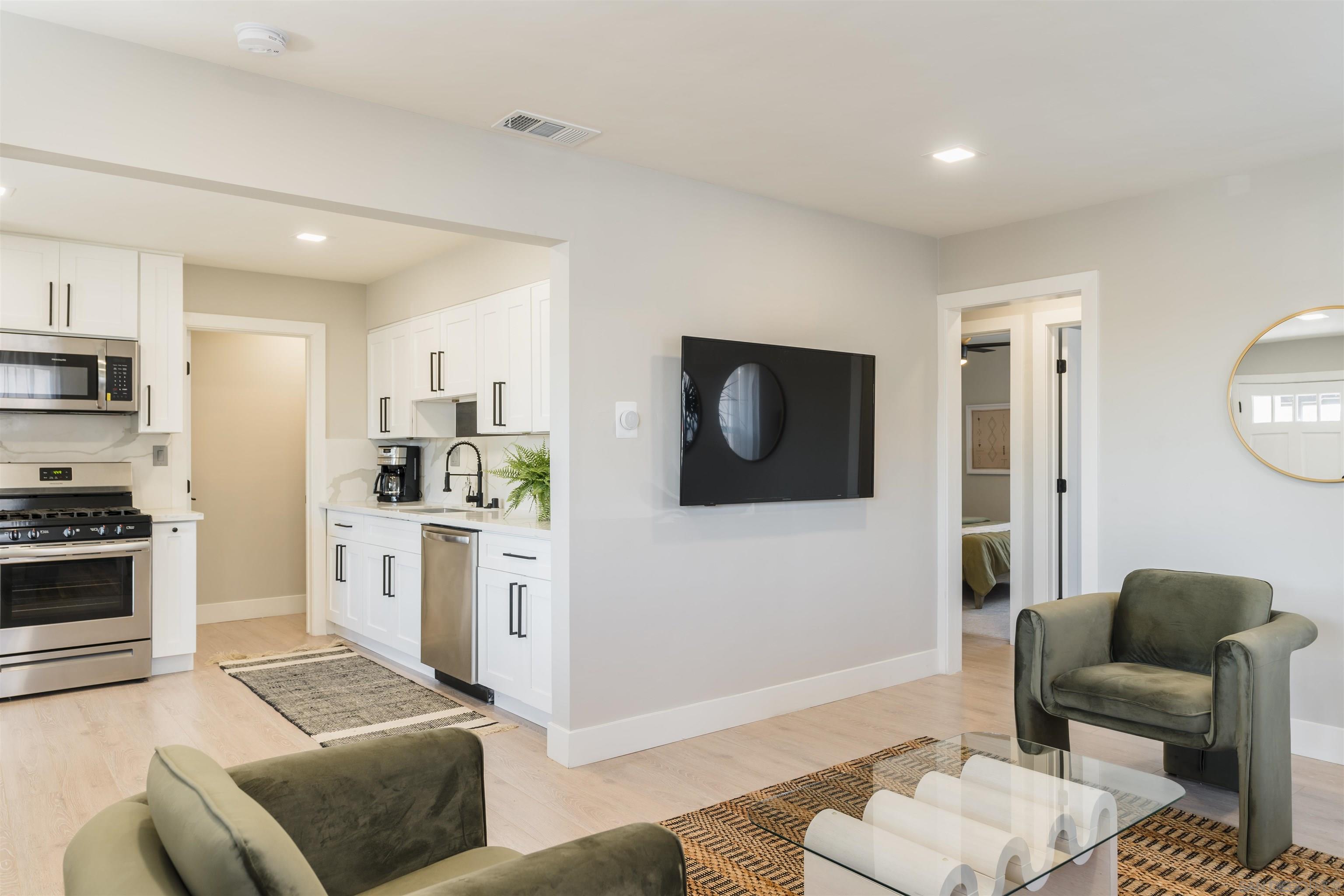 Detail Gallery Image 9 of 32 For 3719  Billman Dr, San Diego,  CA 92115 - 3 Beds | 2 Baths