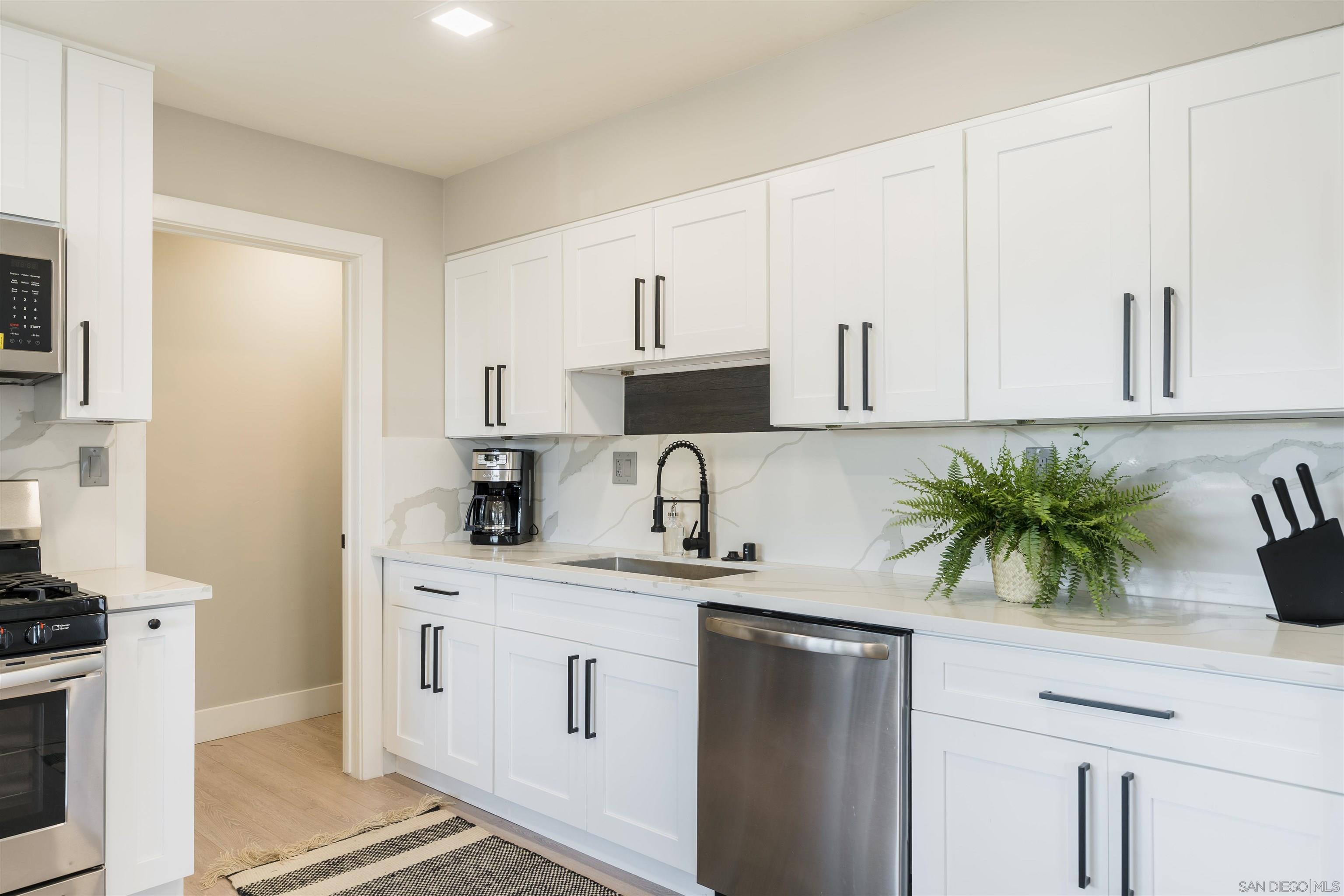 Detail Gallery Image 10 of 32 For 3719  Billman Dr, San Diego,  CA 92115 - 3 Beds | 2 Baths