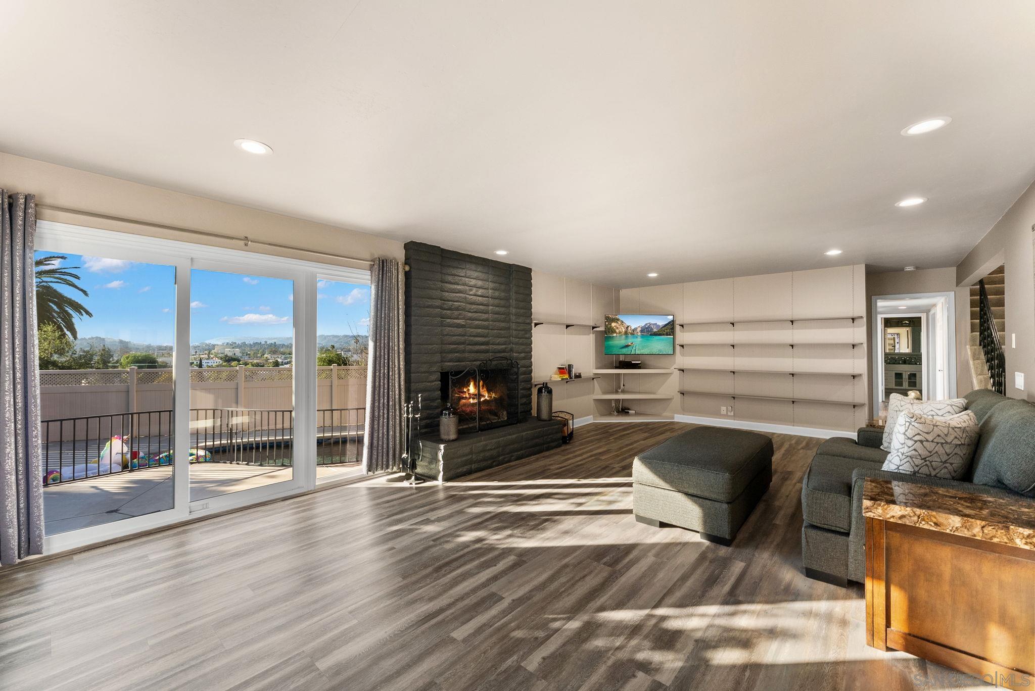 Detail Gallery Image 13 of 37 For 803  Omar Drive, Escondido,  CA 92025 - 5 Beds | 3 Baths