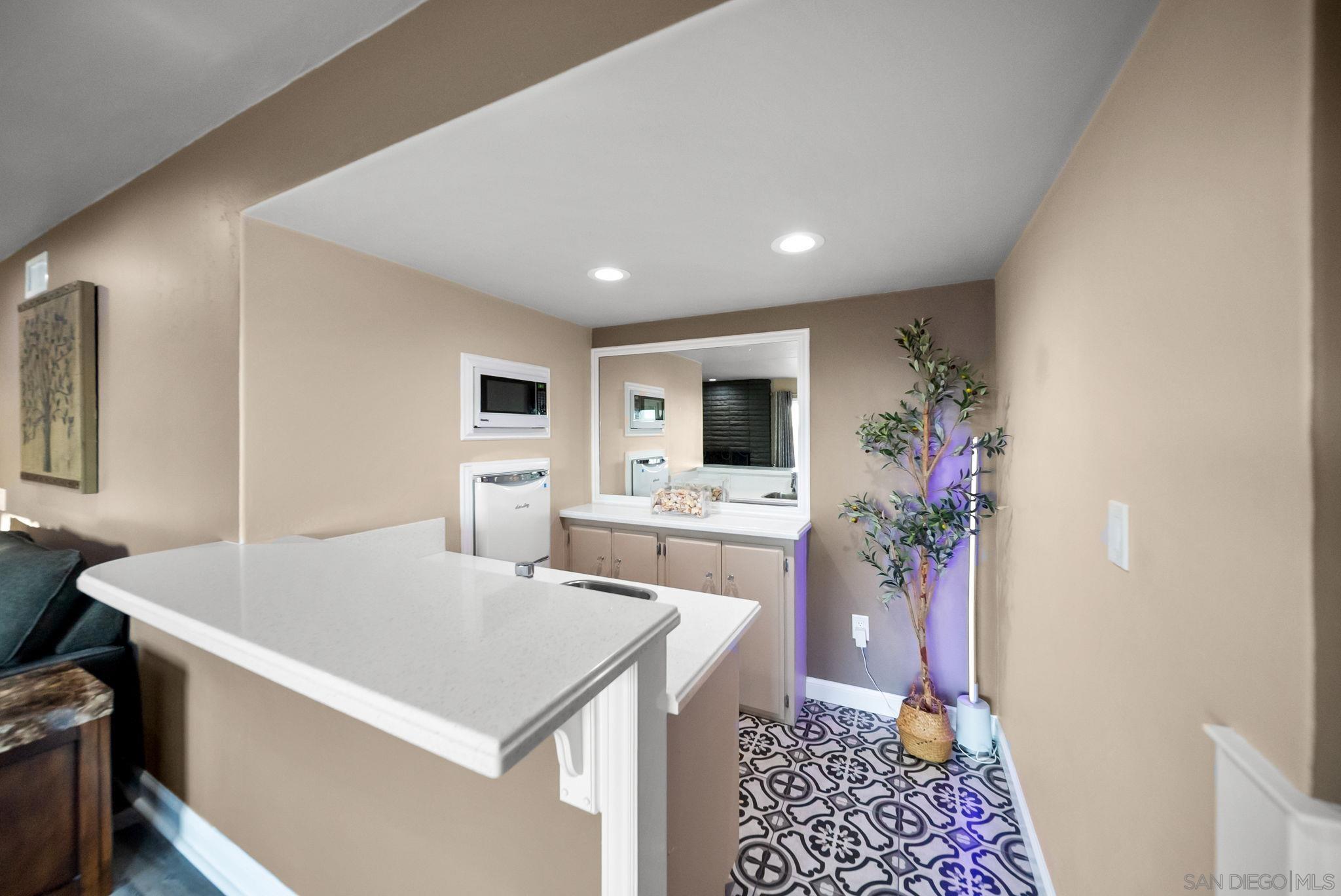 Detail Gallery Image 14 of 37 For 803  Omar Drive, Escondido,  CA 92025 - 5 Beds | 3 Baths