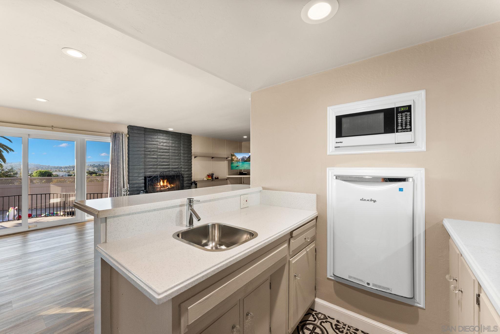 Detail Gallery Image 15 of 37 For 803  Omar Drive, Escondido,  CA 92025 - 5 Beds | 3 Baths