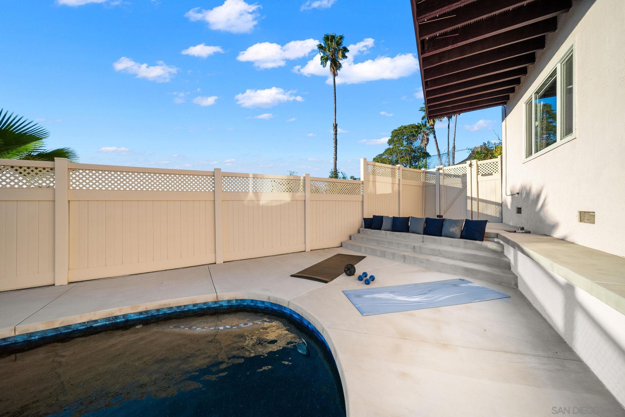 Detail Gallery Image 17 of 37 For 803  Omar Drive, Escondido,  CA 92025 - 5 Beds | 3 Baths