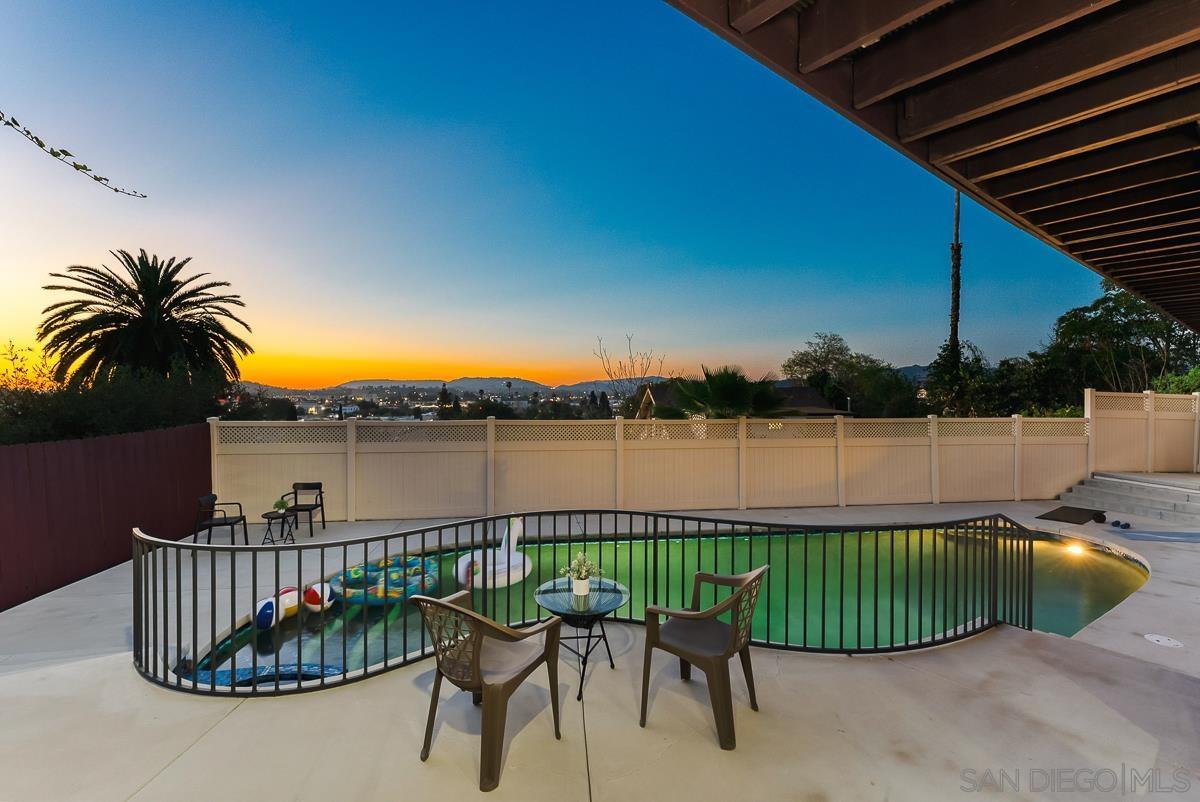 Detail Gallery Image 3 of 37 For 803  Omar Drive, Escondido,  CA 92025 - 5 Beds | 3 Baths