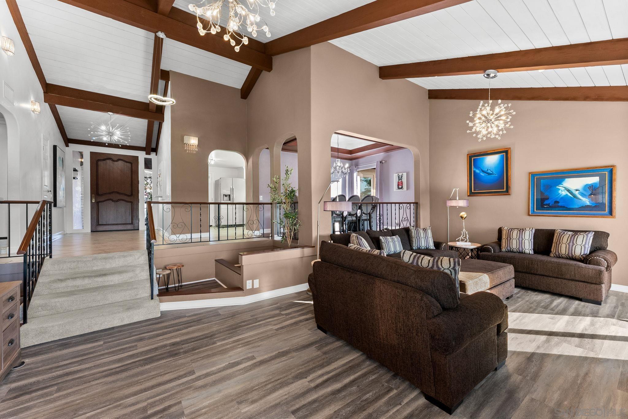 Detail Gallery Image 8 of 37 For 803  Omar Drive, Escondido,  CA 92025 - 5 Beds | 3 Baths