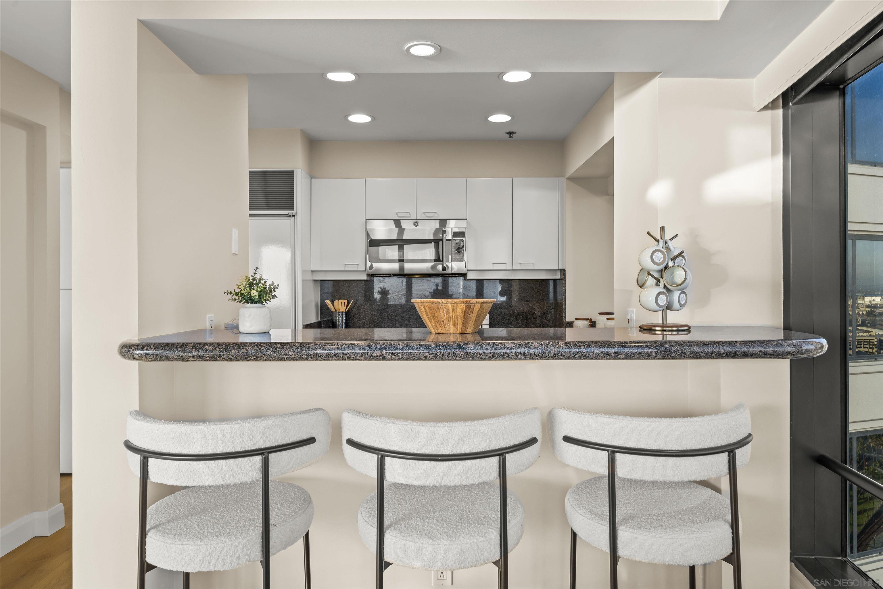 Detail Gallery Image 14 of 45 For 100  Harbor Dr  #2405,  San Diego,  CA 92101 - 2 Beds | 2 Baths