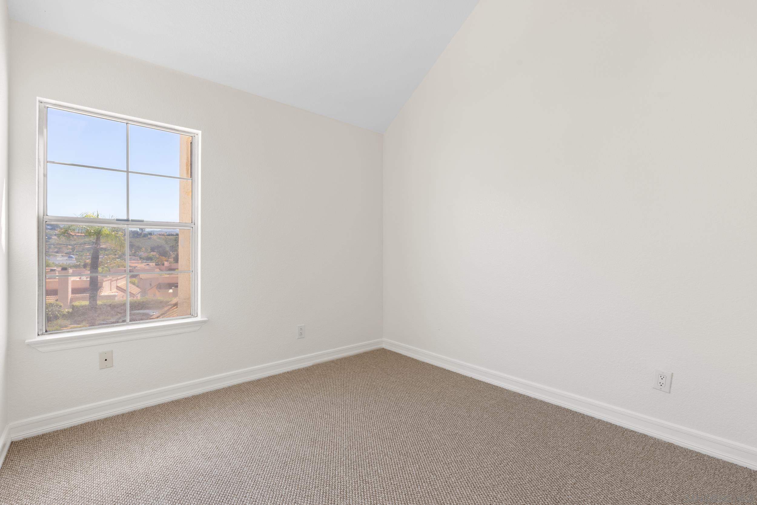 Detail Gallery Image 15 of 27 For 12010  Calle De Montana  #301,  El Cajon,  CA 92019 - 2 Beds | 1 Baths