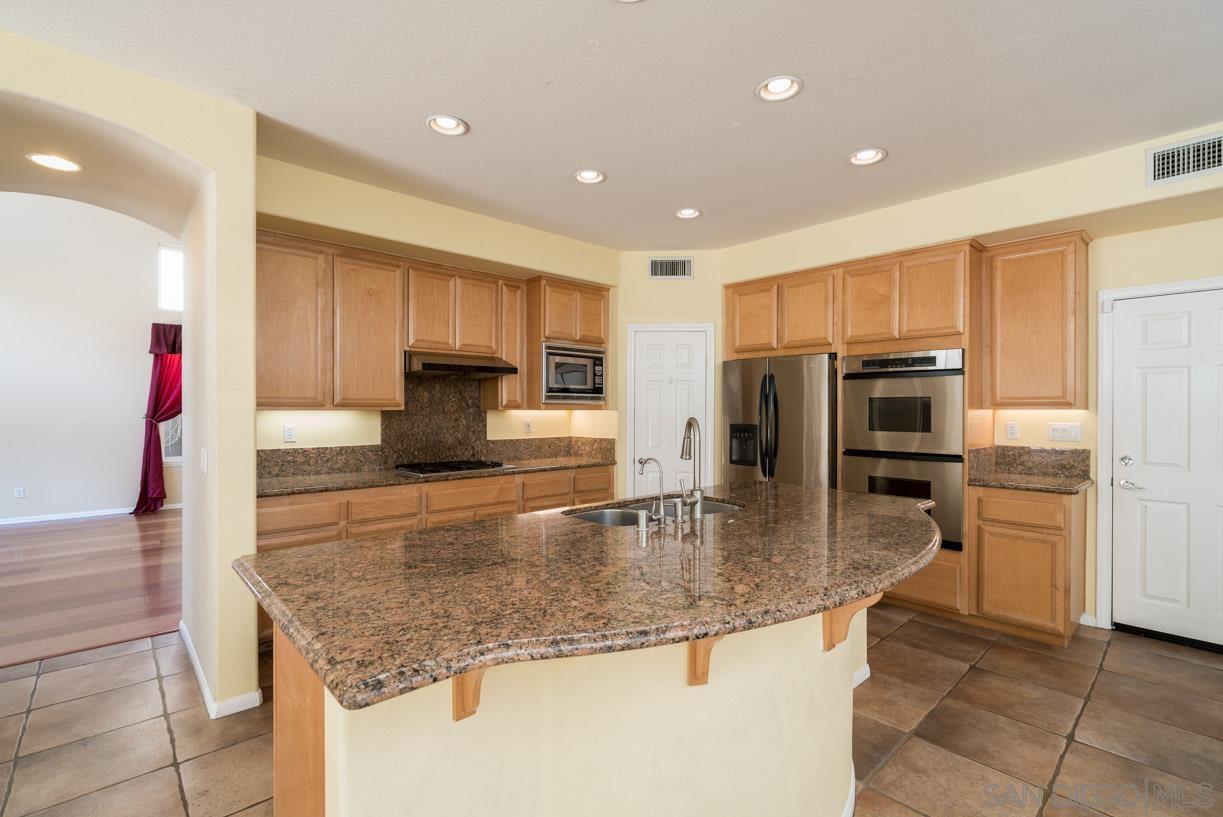 Detail Gallery Image 8 of 32 For 3964  Corte Mar De Hierba, San Diego,  CA 92130 - 5 Beds | 3/1 Baths