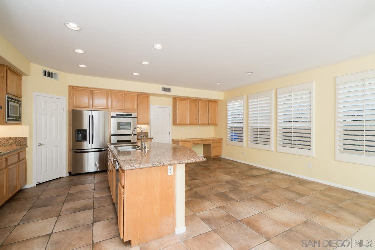 Detail Gallery Image 10 of 32 For 3964  Corte Mar De Hierba, San Diego,  CA 92130 - 5 Beds | 3/1 Baths